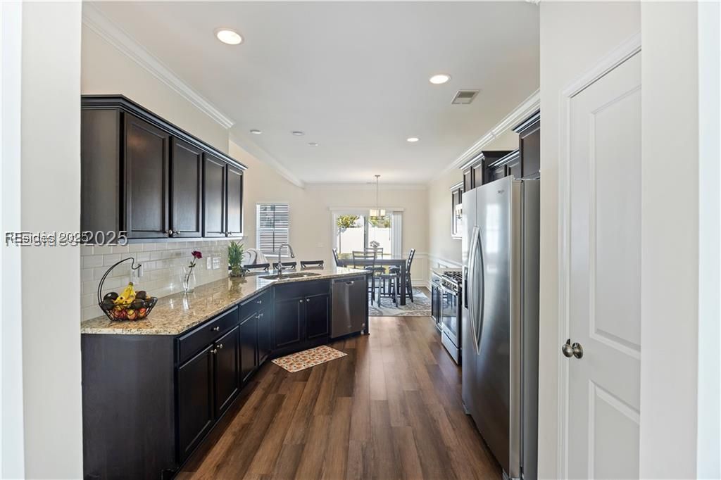 10 Benton Circle