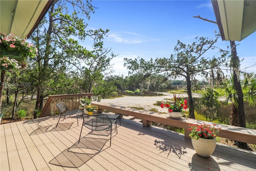 11 Palm Isle Court