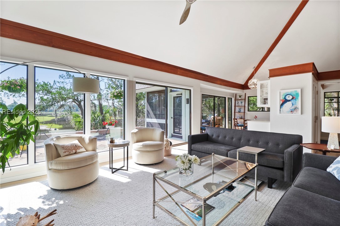 11 Palm Isle Court