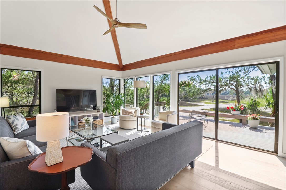 11 Palm Isle Court
