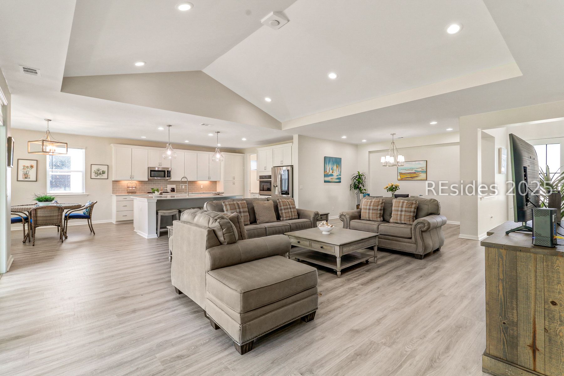 595 Margaritaville Avenue S