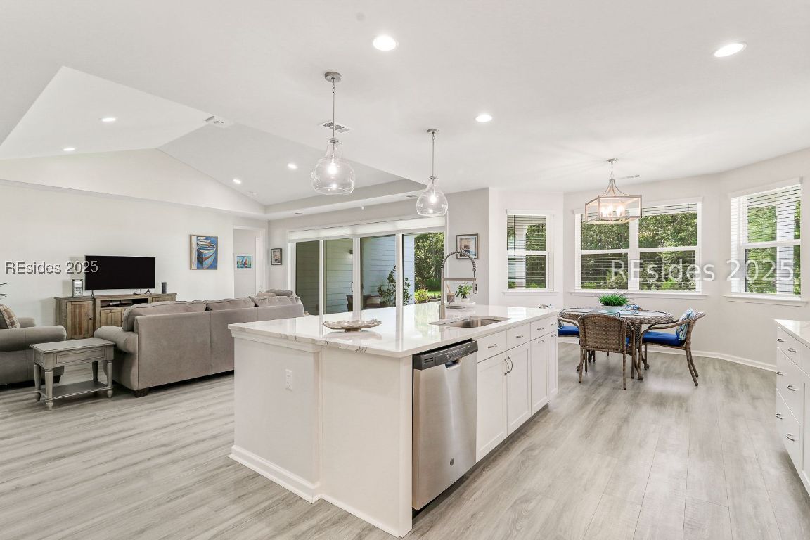 595 Margaritaville Avenue S