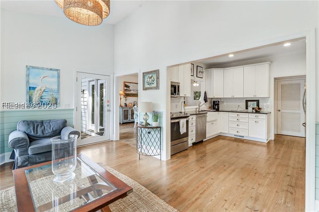 8 Dolphin Point Drive