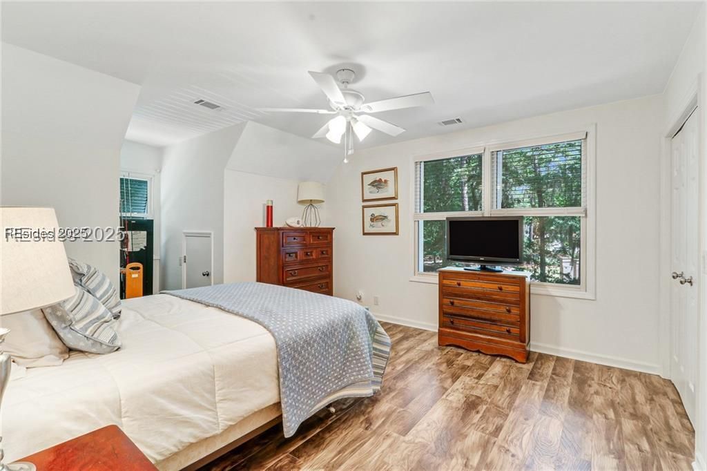 8 Dolphin Point Drive