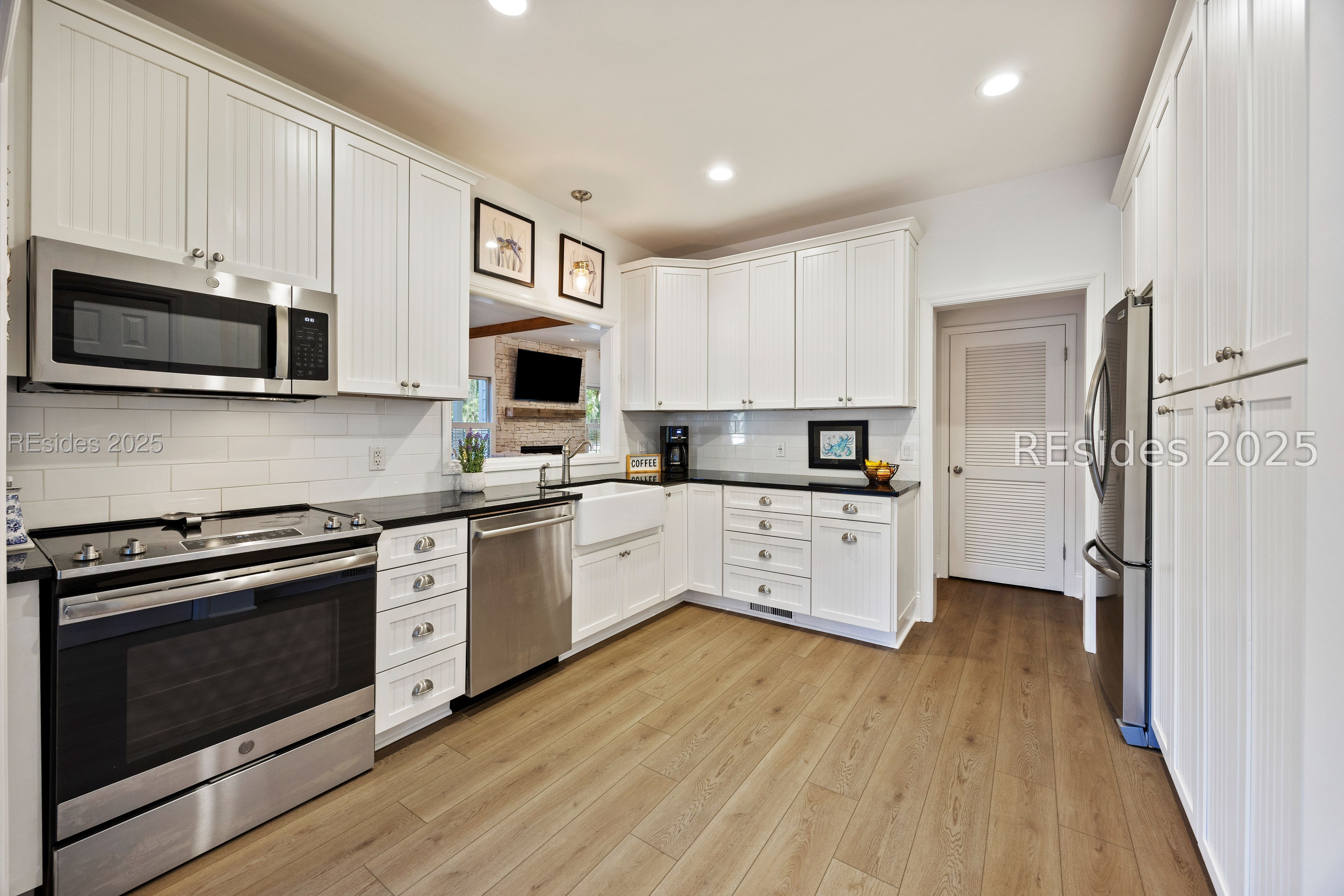 8 Dolphin Point Drive