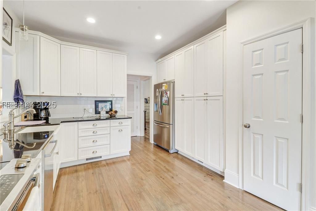 8 Dolphin Point Drive