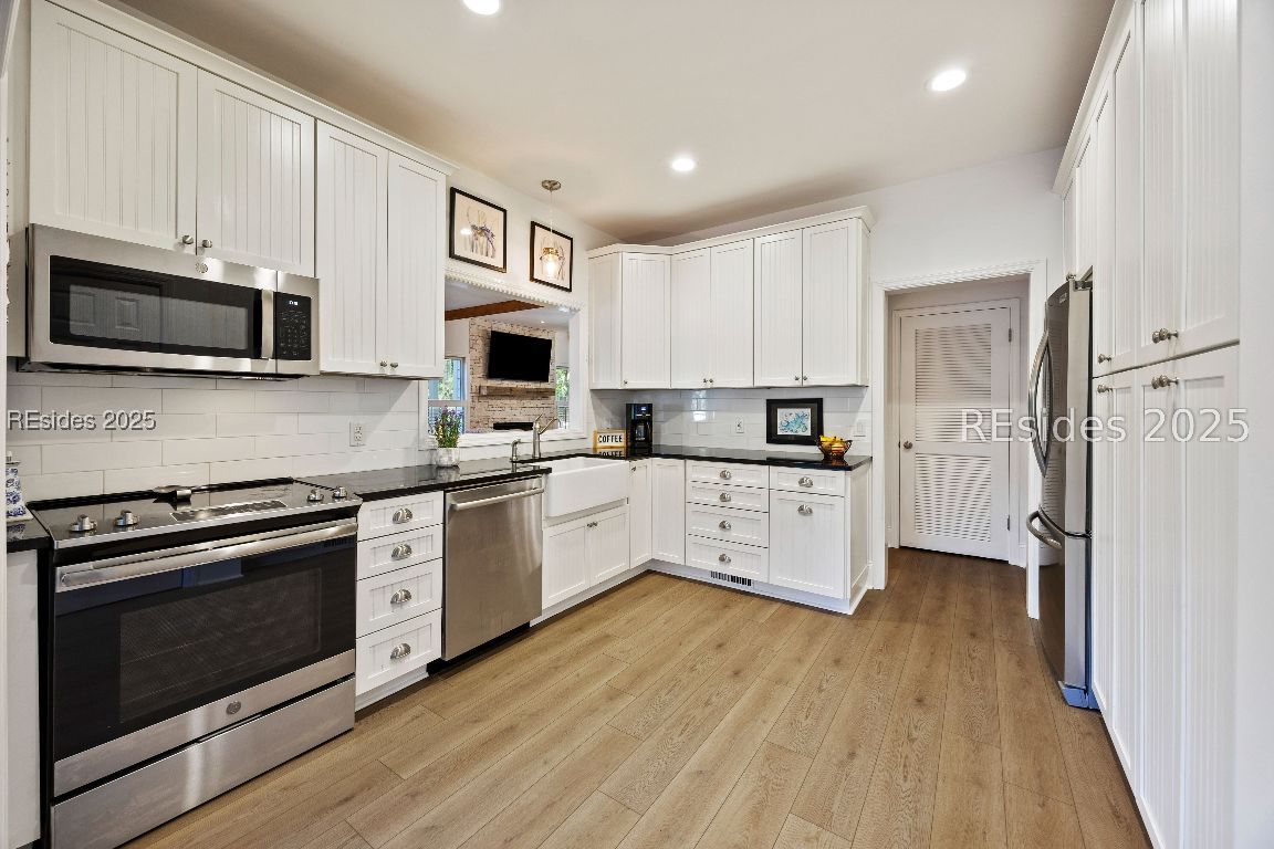 8 Dolphin Point Drive