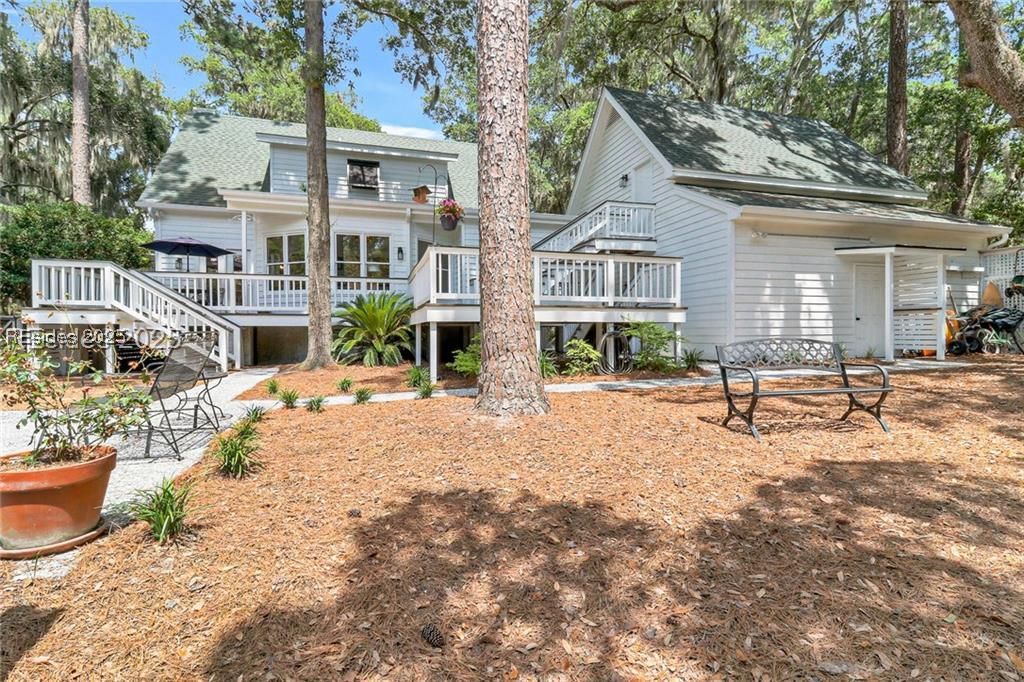 8 Dolphin Point Drive