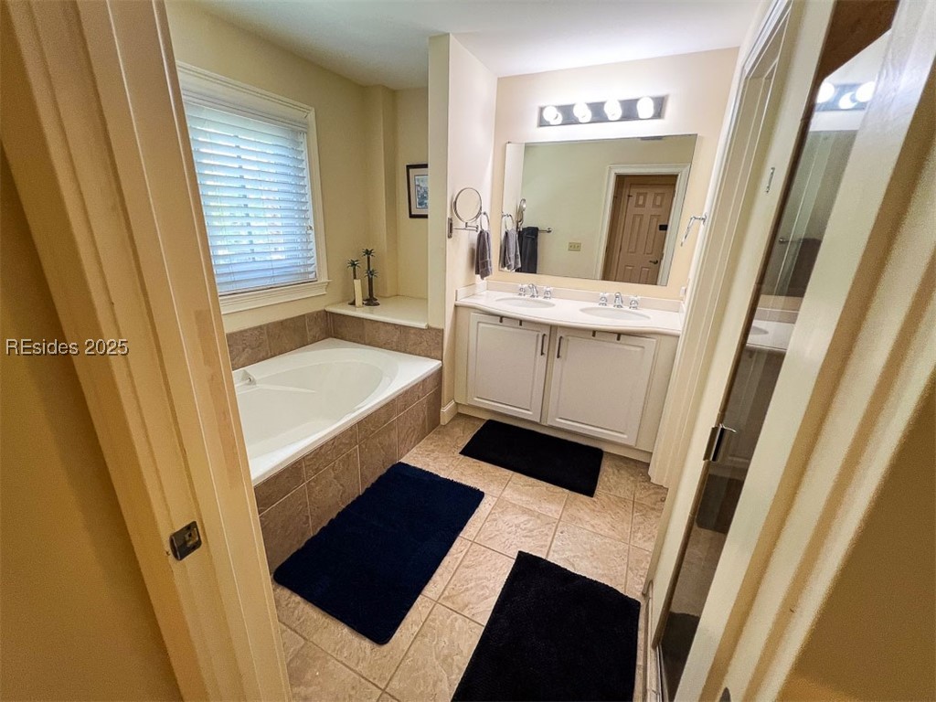 1 Fuskie Lane Unit: 2101