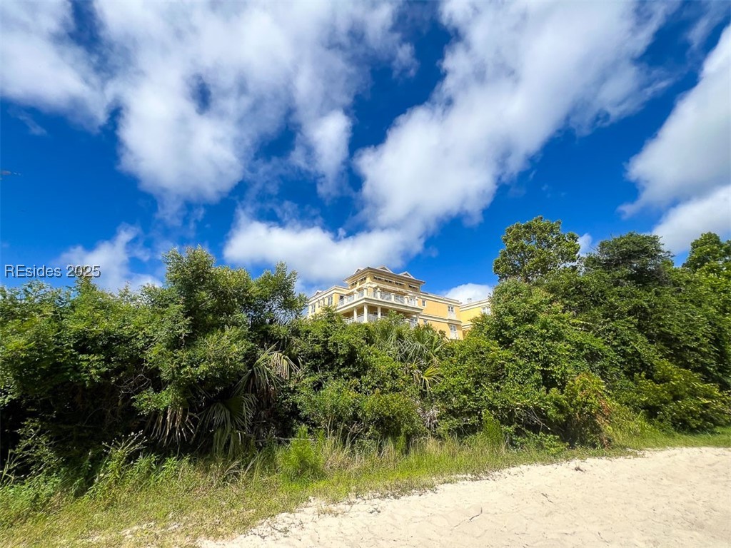 1 Fuskie Lane Unit: 2101