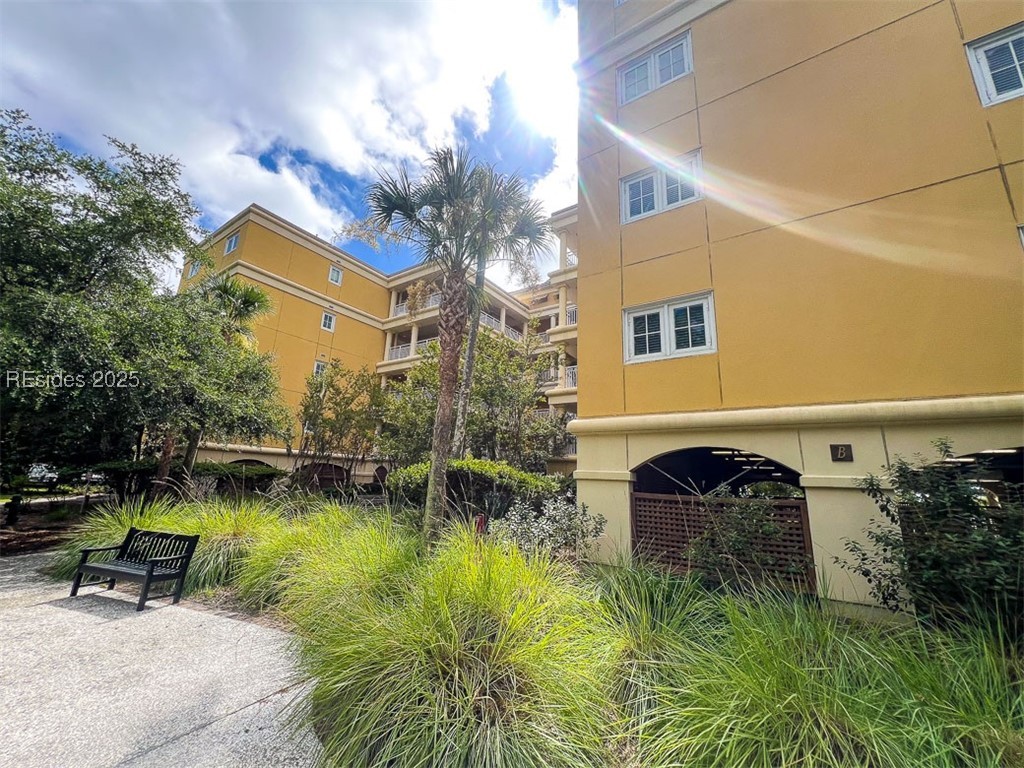 1 Fuskie Lane Unit: 2101