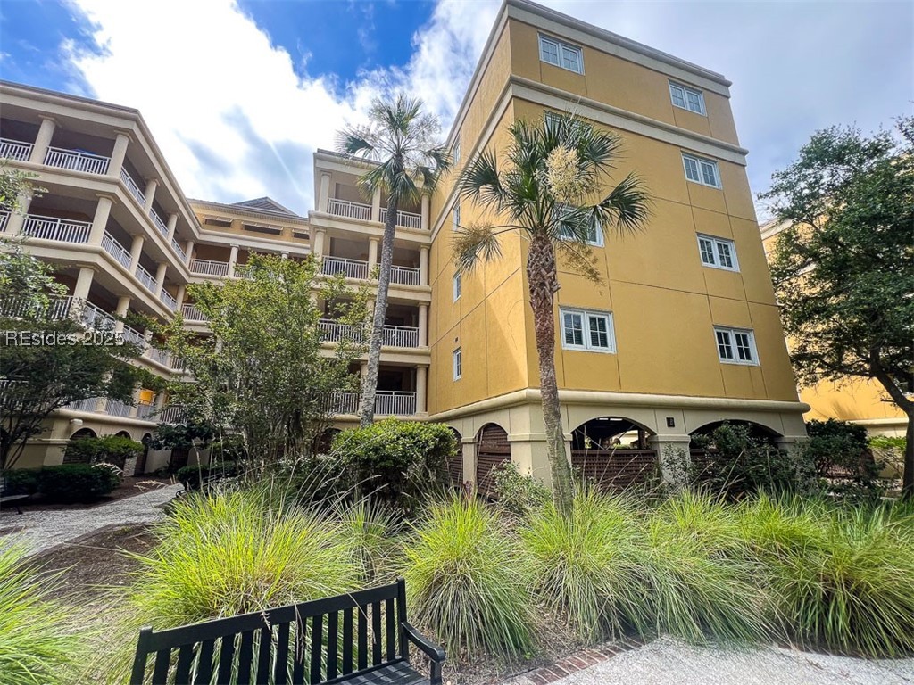 1 Fuskie Lane Unit: 2101