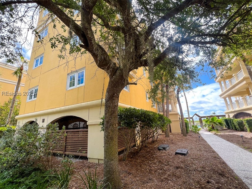 1 Fuskie Lane Unit: 2101