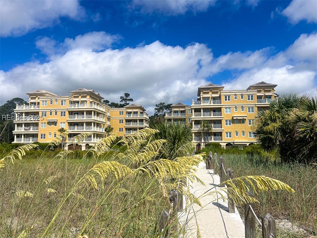 1 Fuskie Lane Unit: 2101