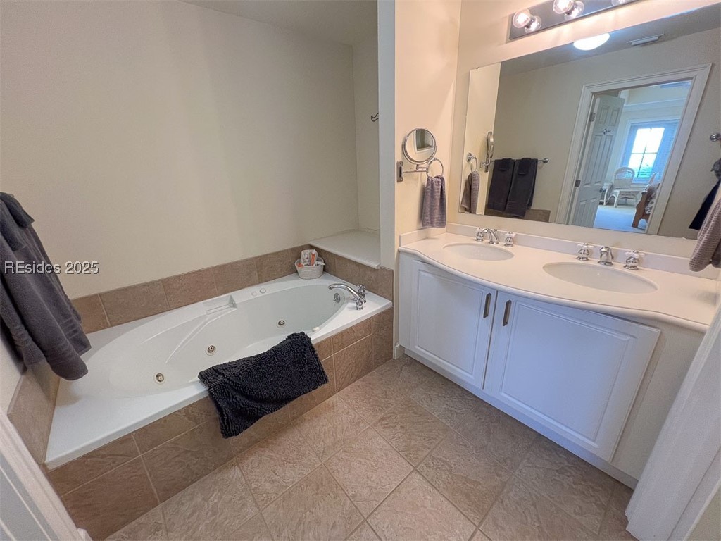 1 Fuskie Lane Unit: 2101