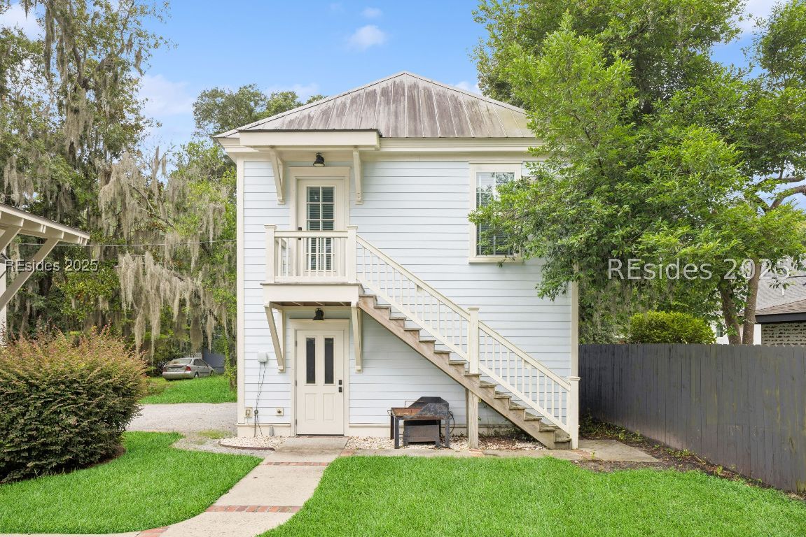 12 Lawrence Street