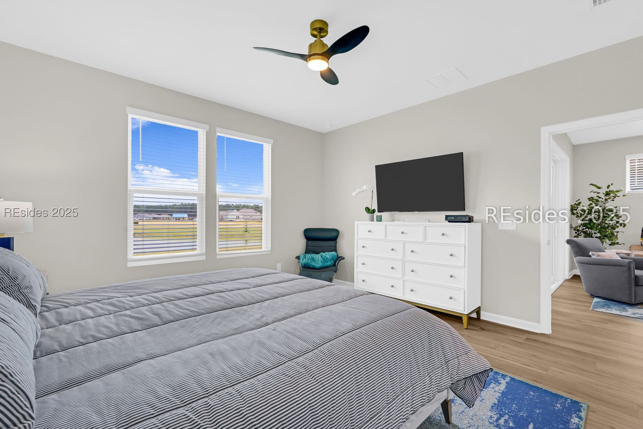412 Aurora Way