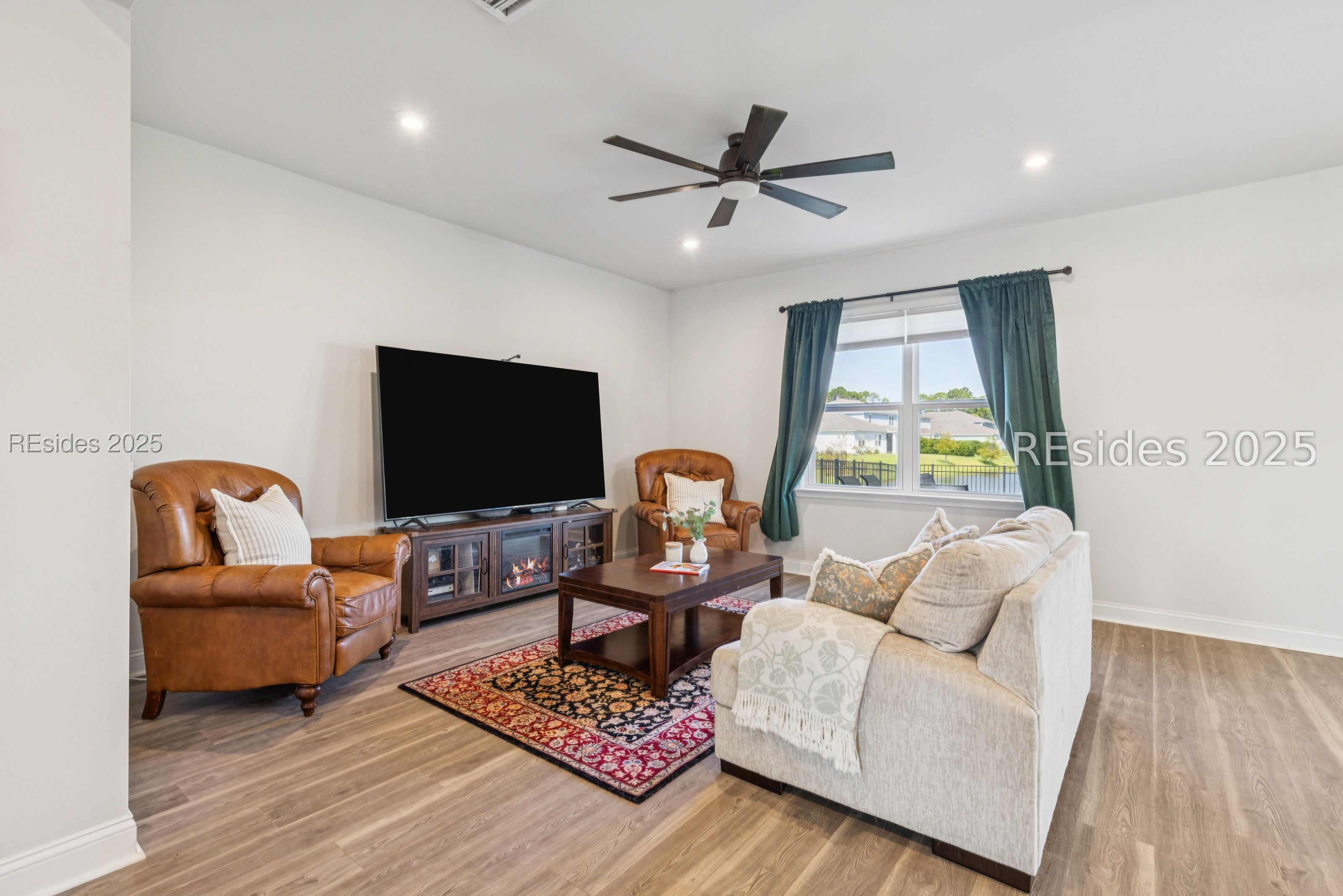 1232 Windswept Oak Lane