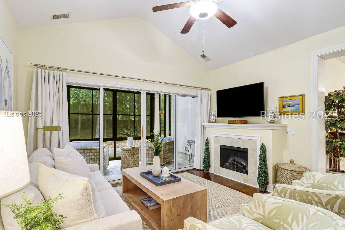 35 Heartwood Court Unit: 1215