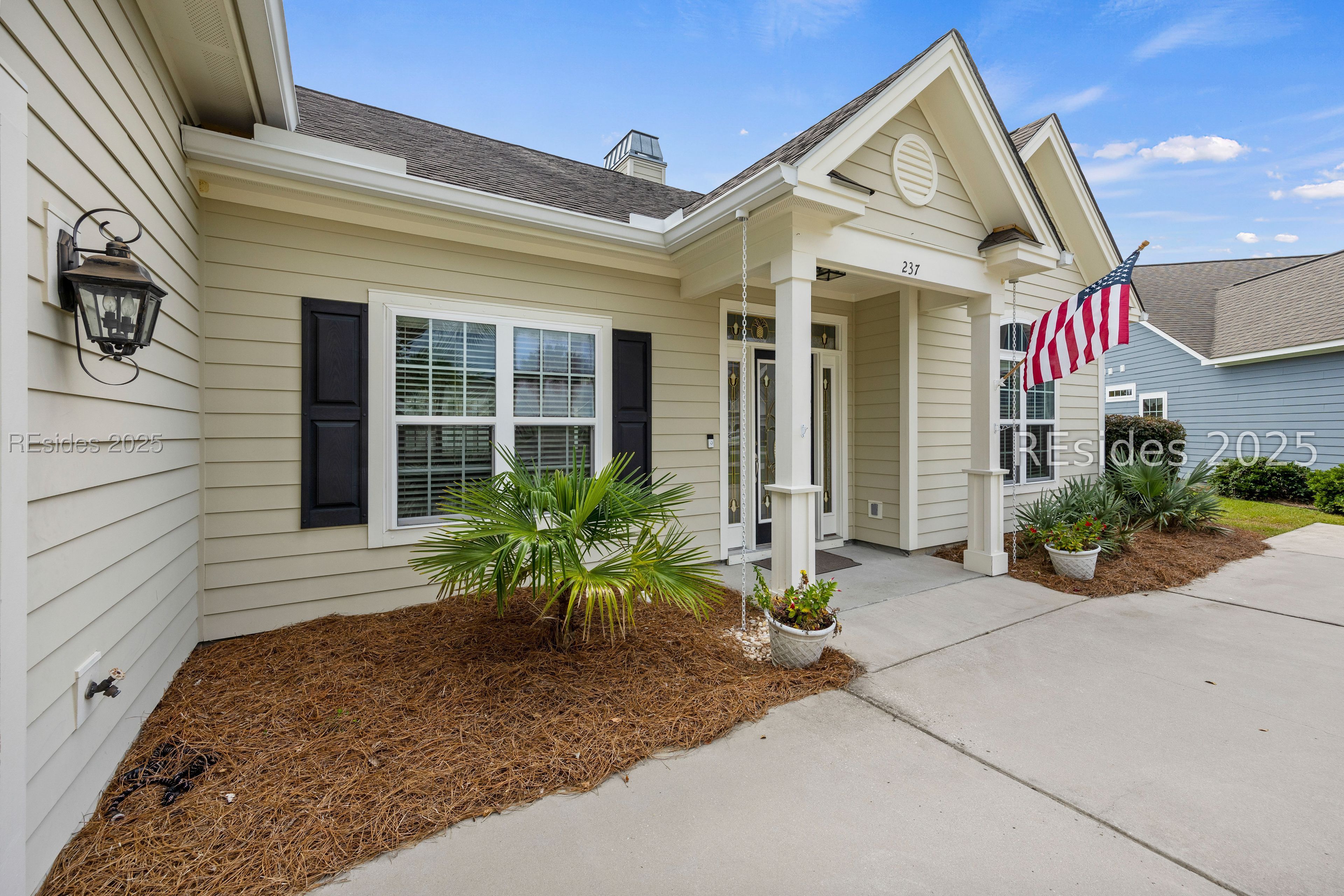 237 Grand Court S