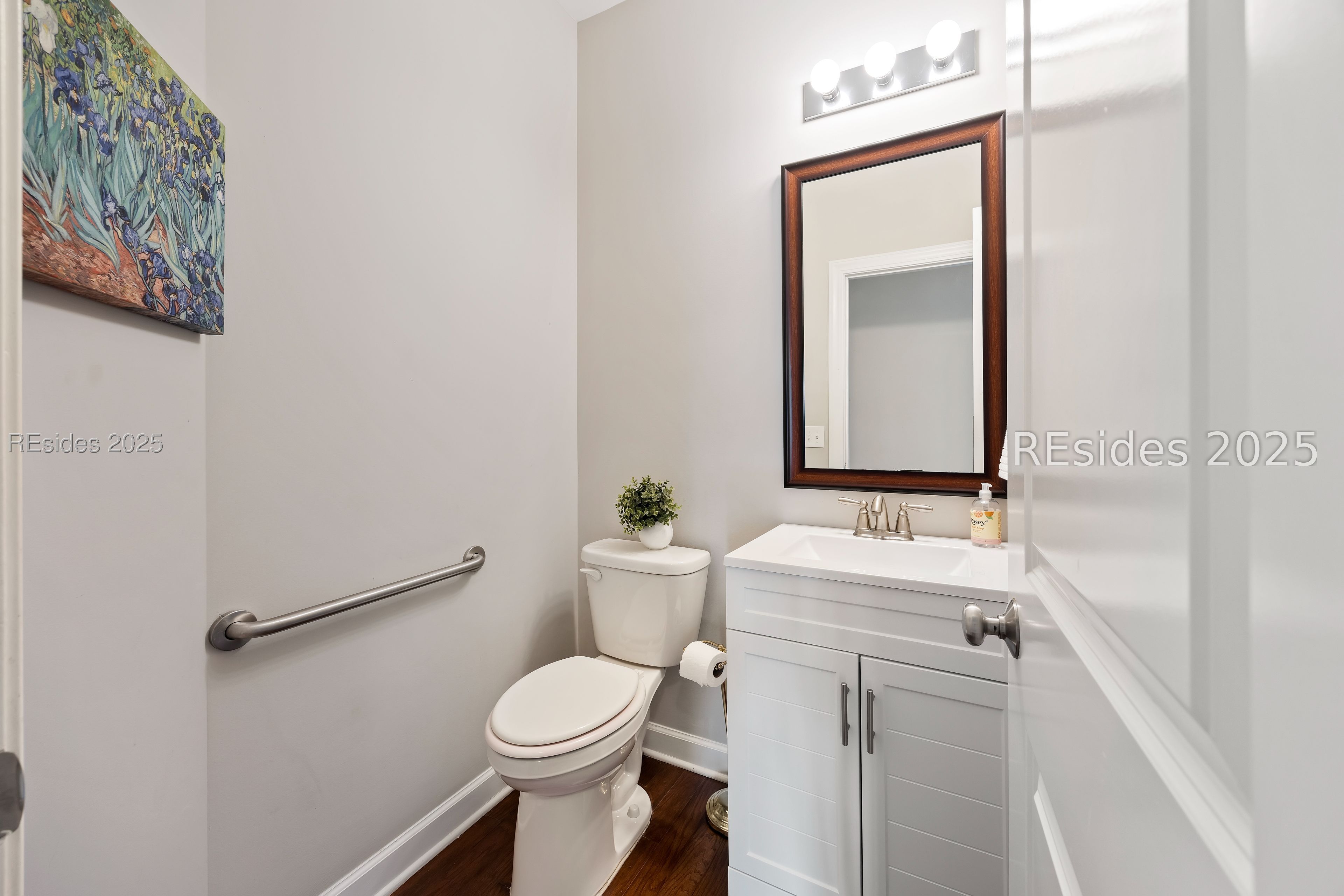 237 Grand Court S