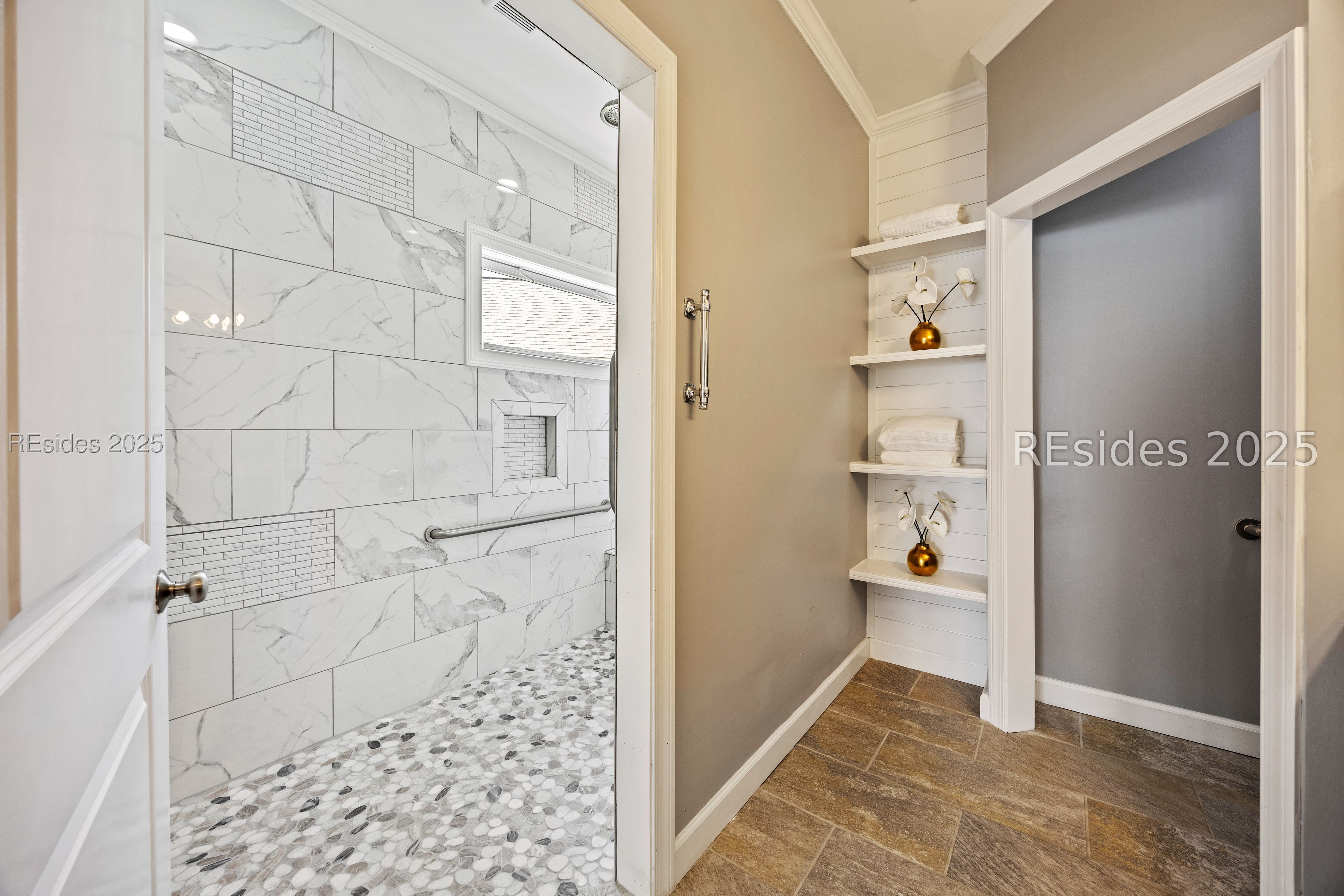 237 Grand Court S