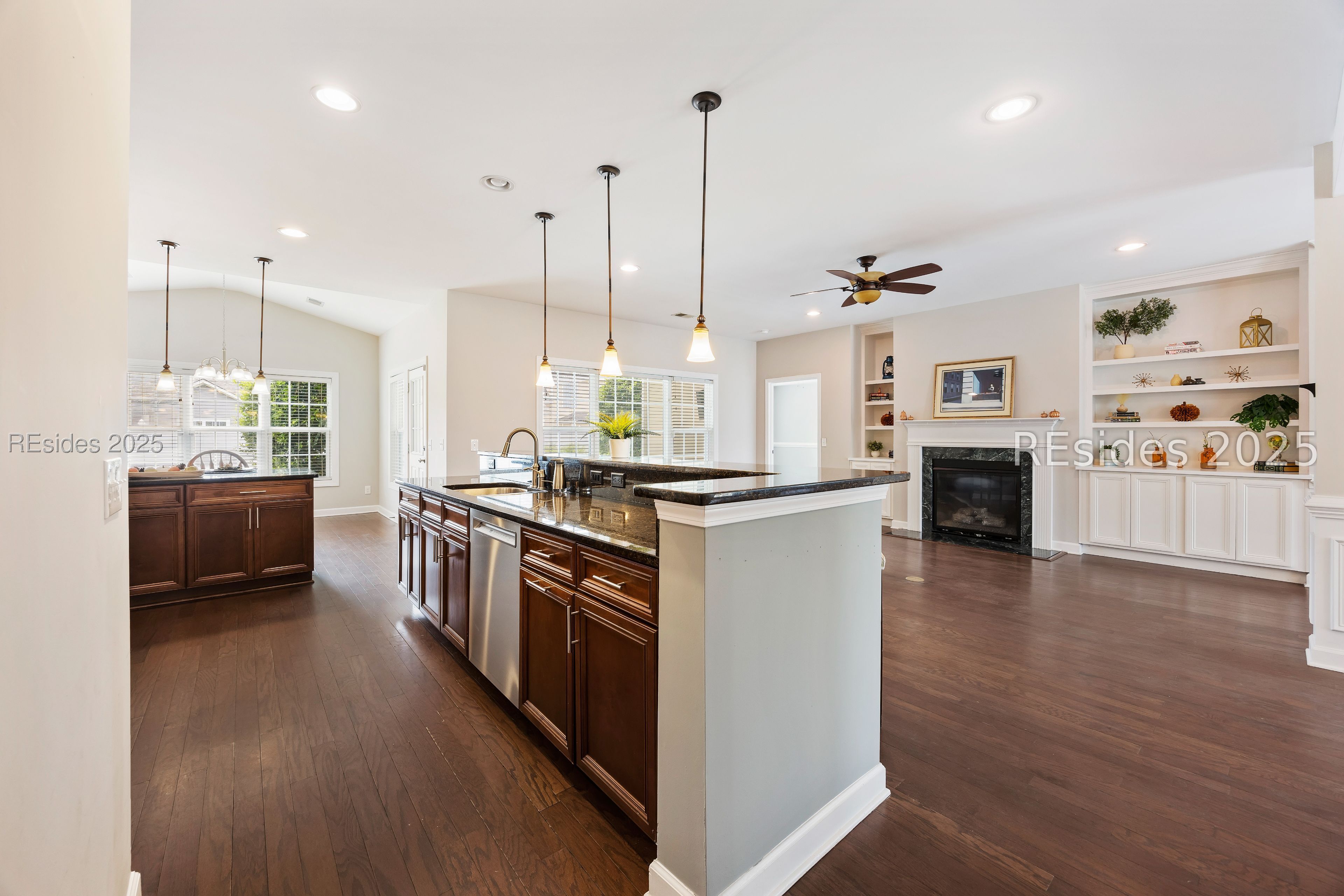 237 Grand Court S