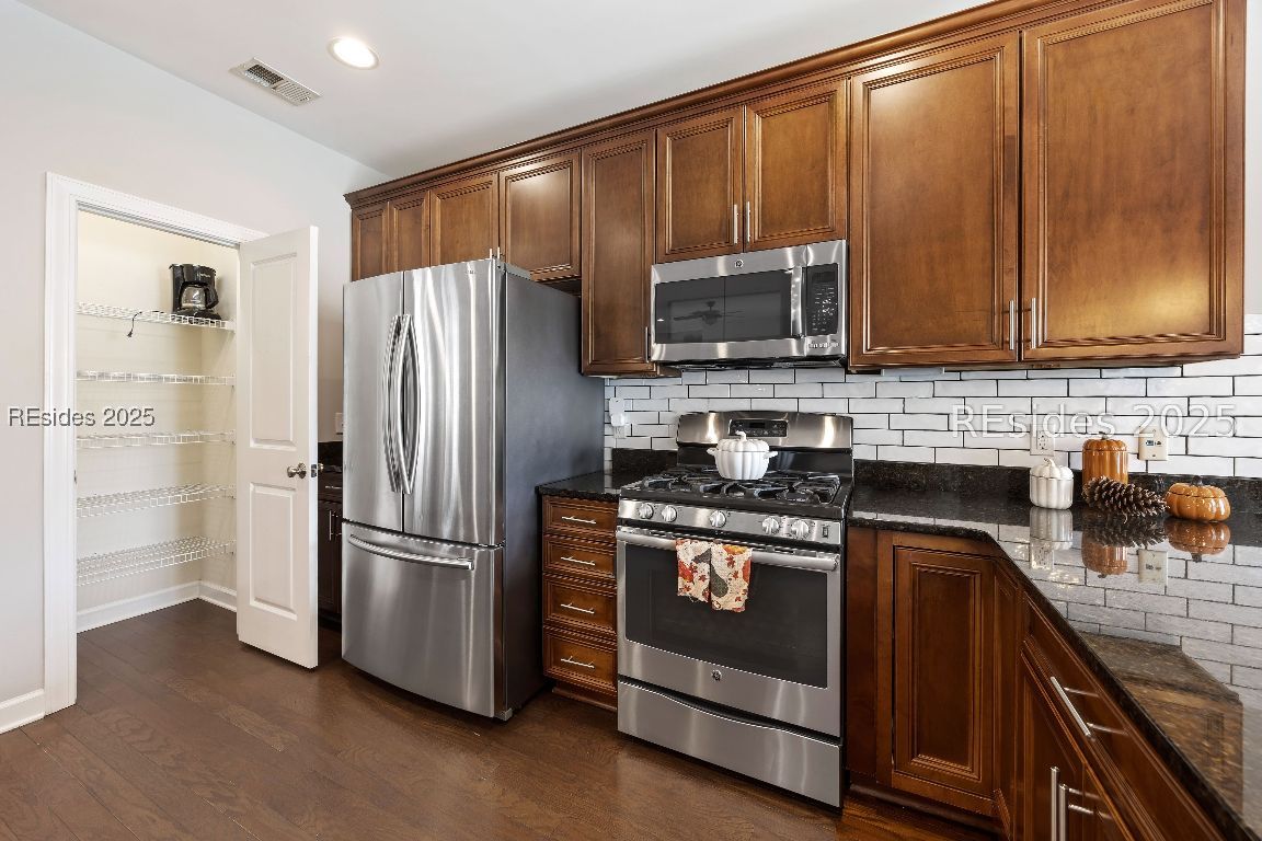 237 Grand Court S