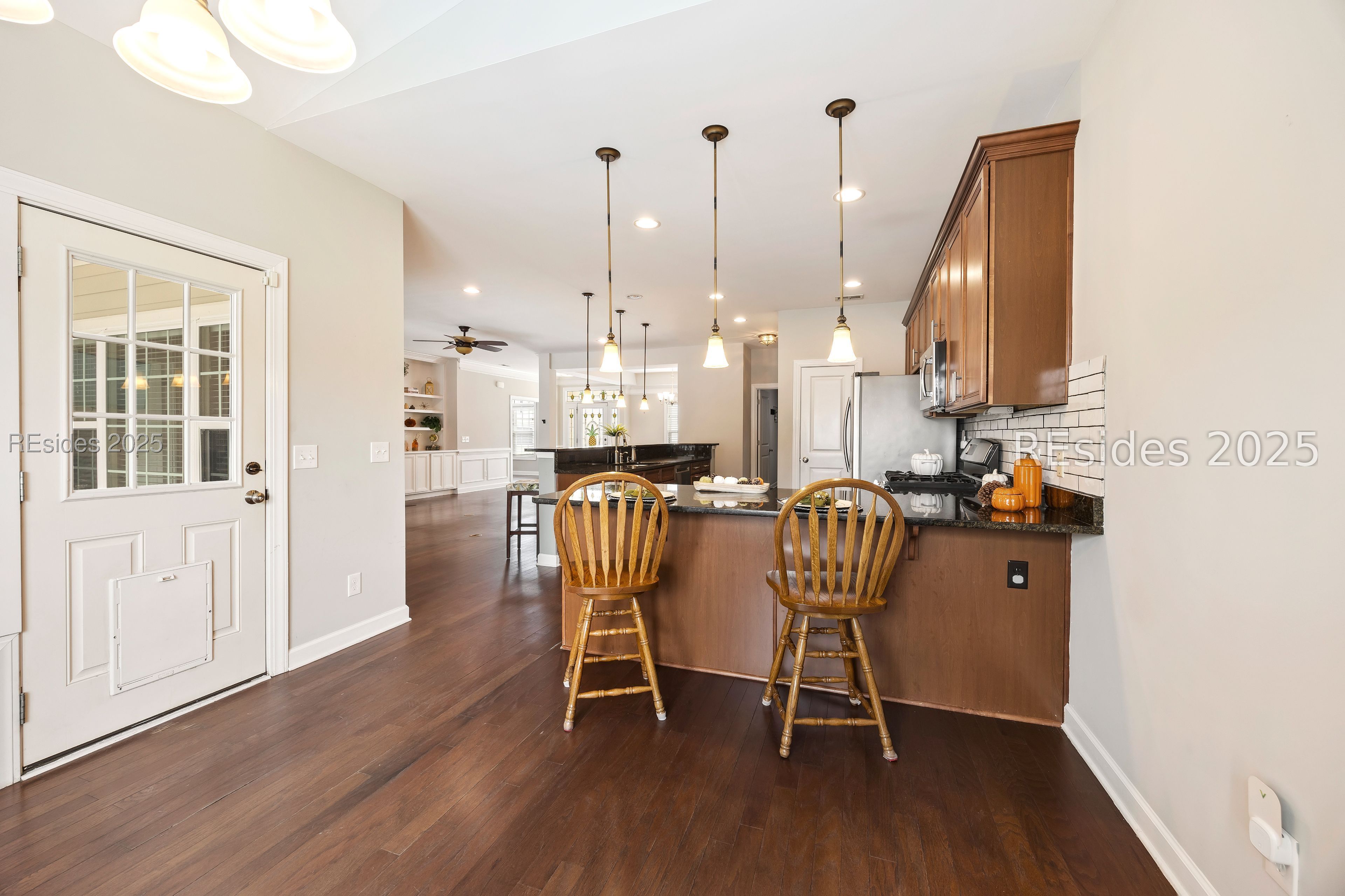 237 Grand Court S