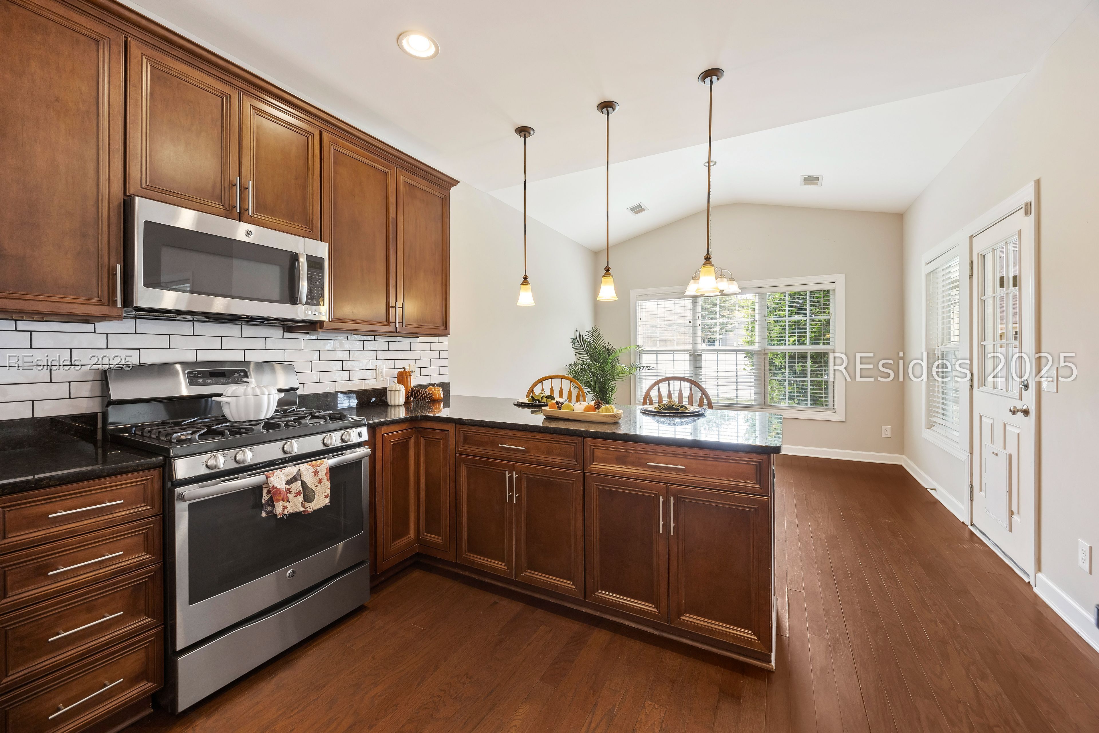 237 Grand Court S