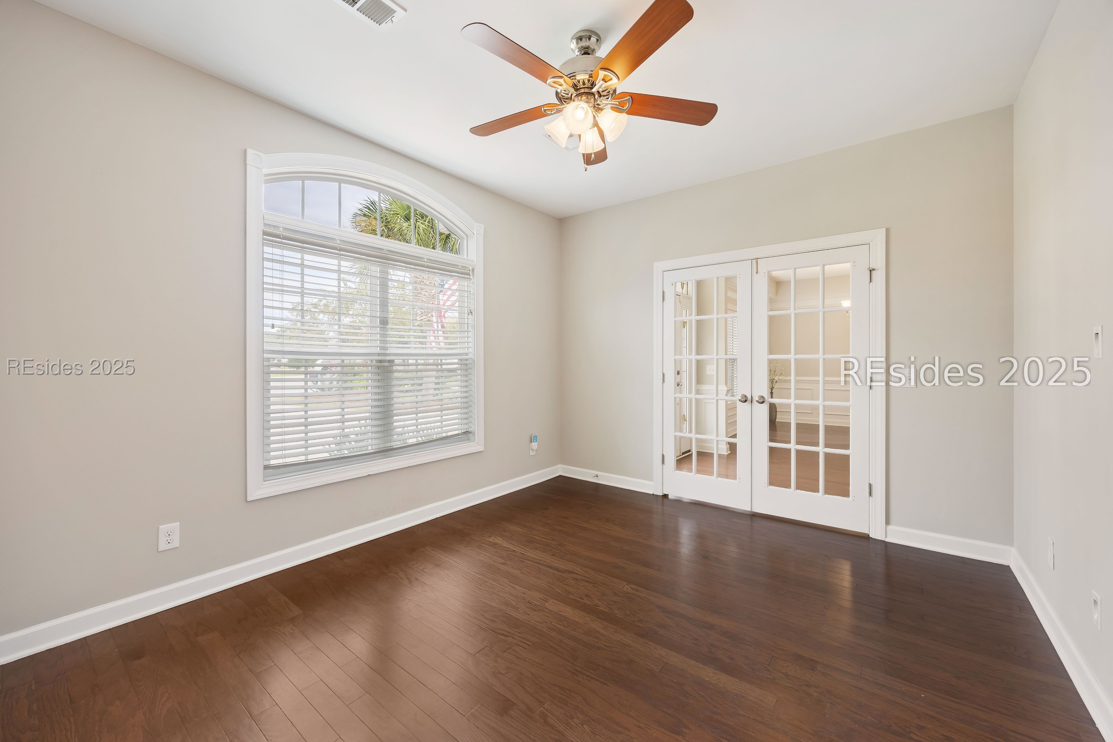 237 Grand Court S