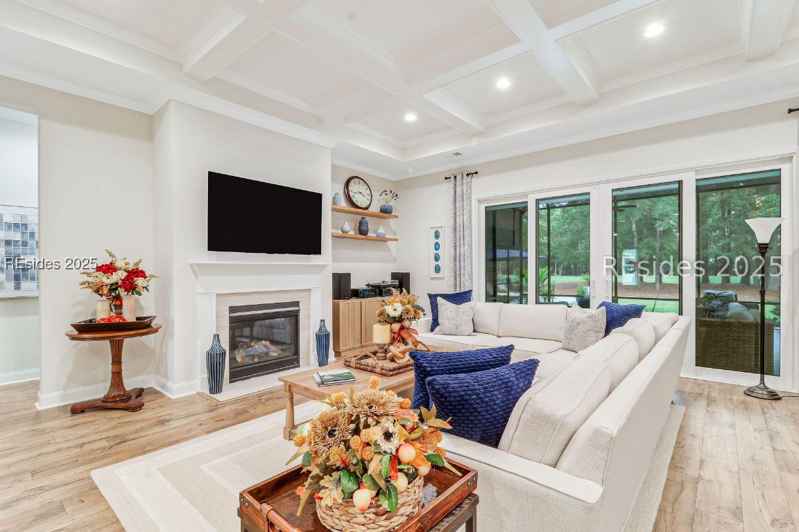 633 Firethorn Lane