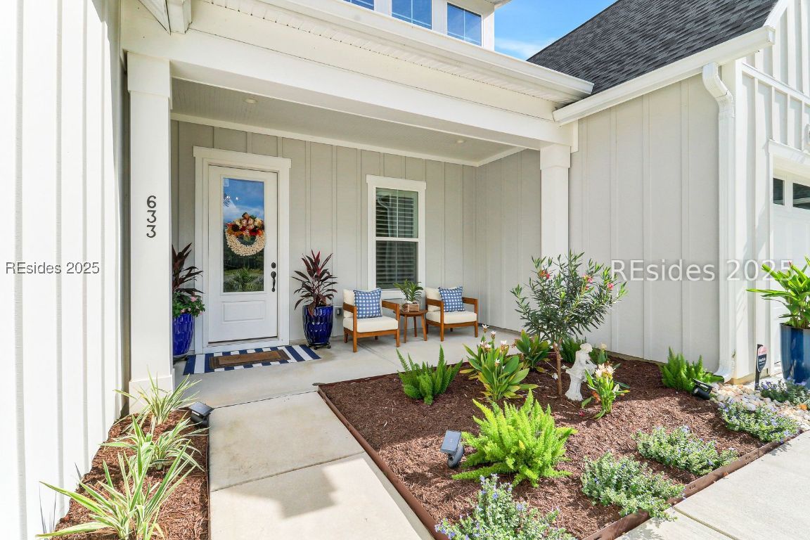 633 Firethorn Lane