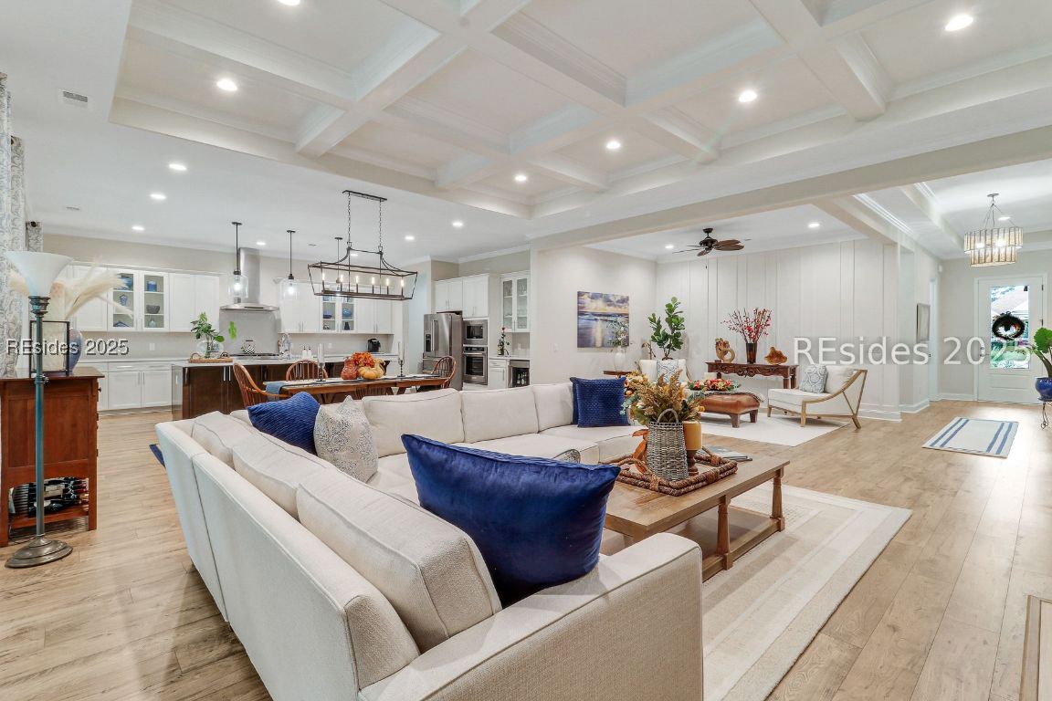 633 Firethorn Lane