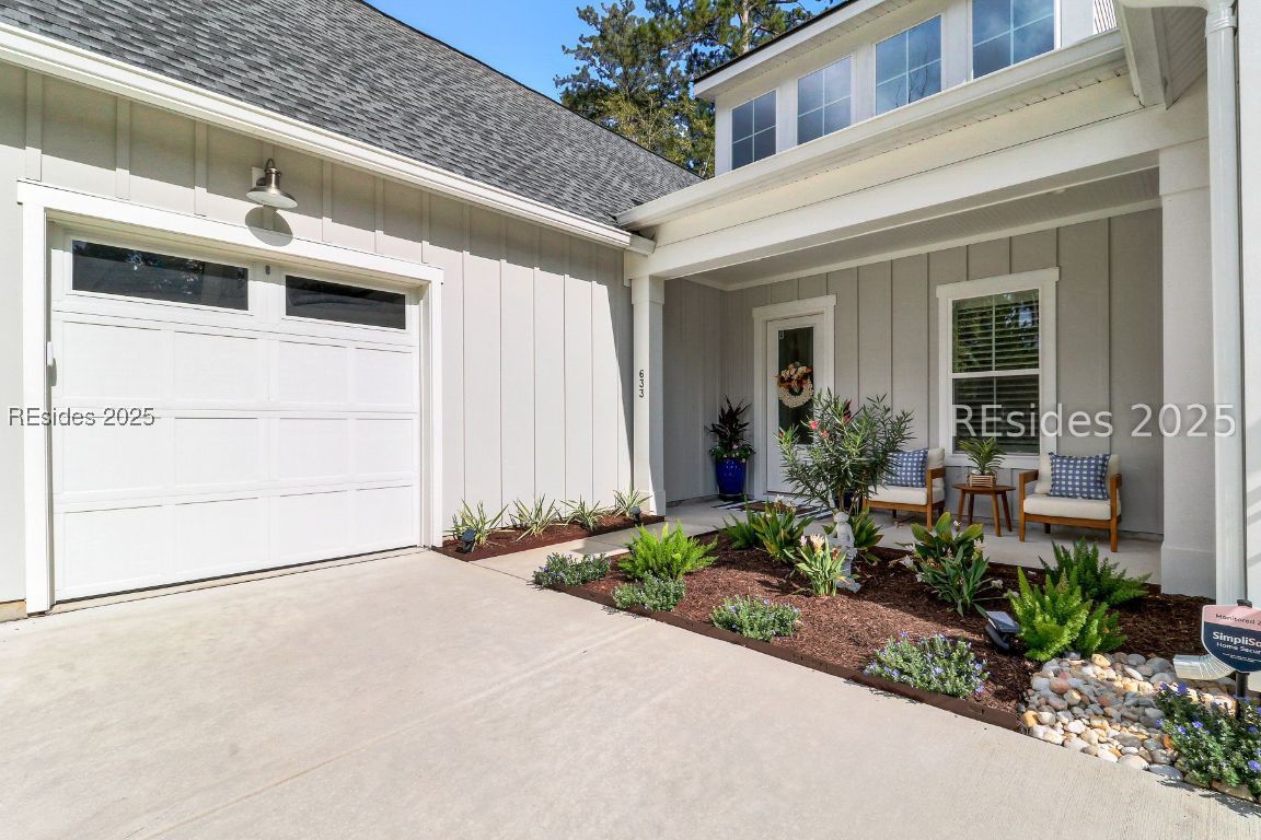 633 Firethorn Lane