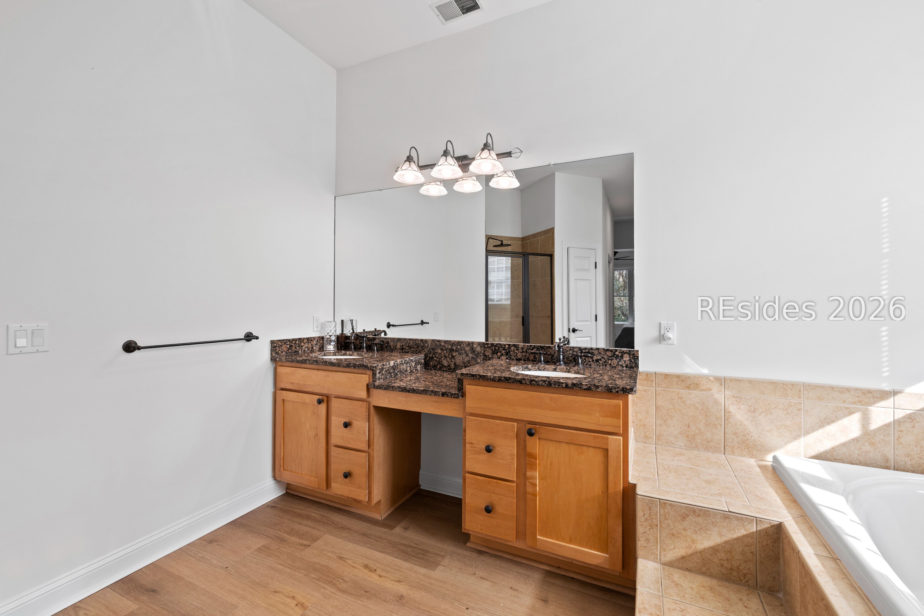 257 Farnsleigh Avenue