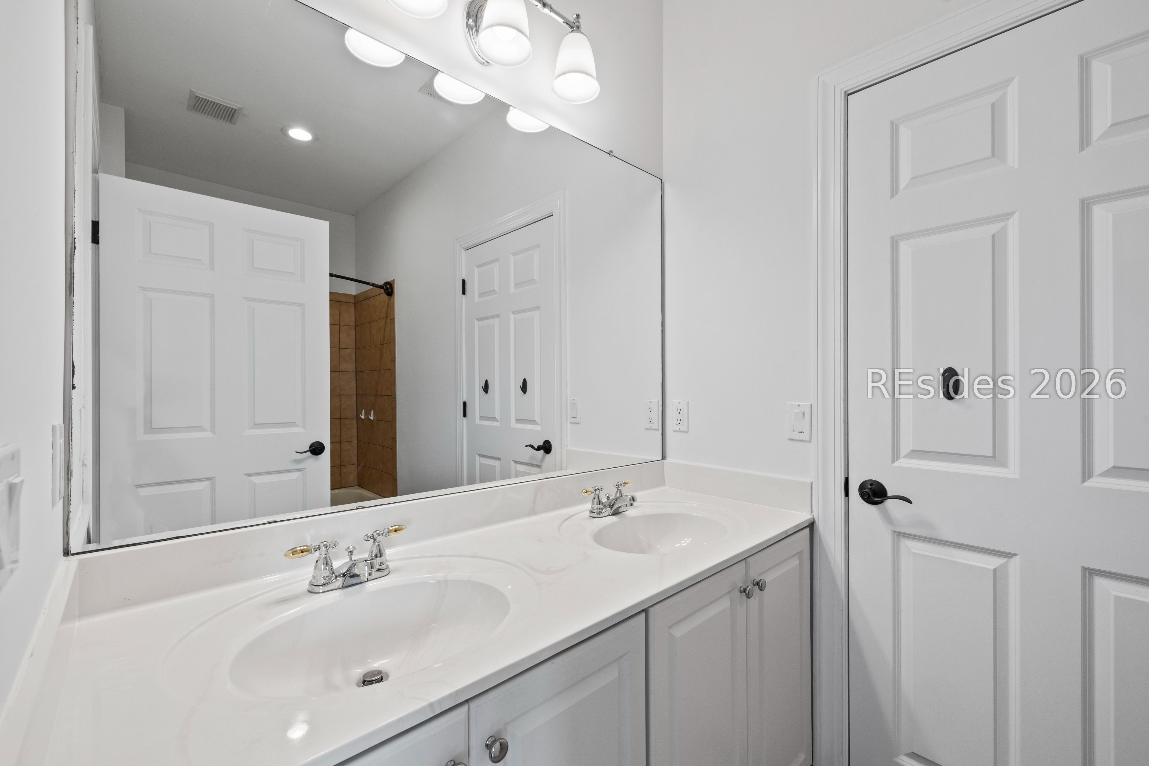 257 Farnsleigh Avenue