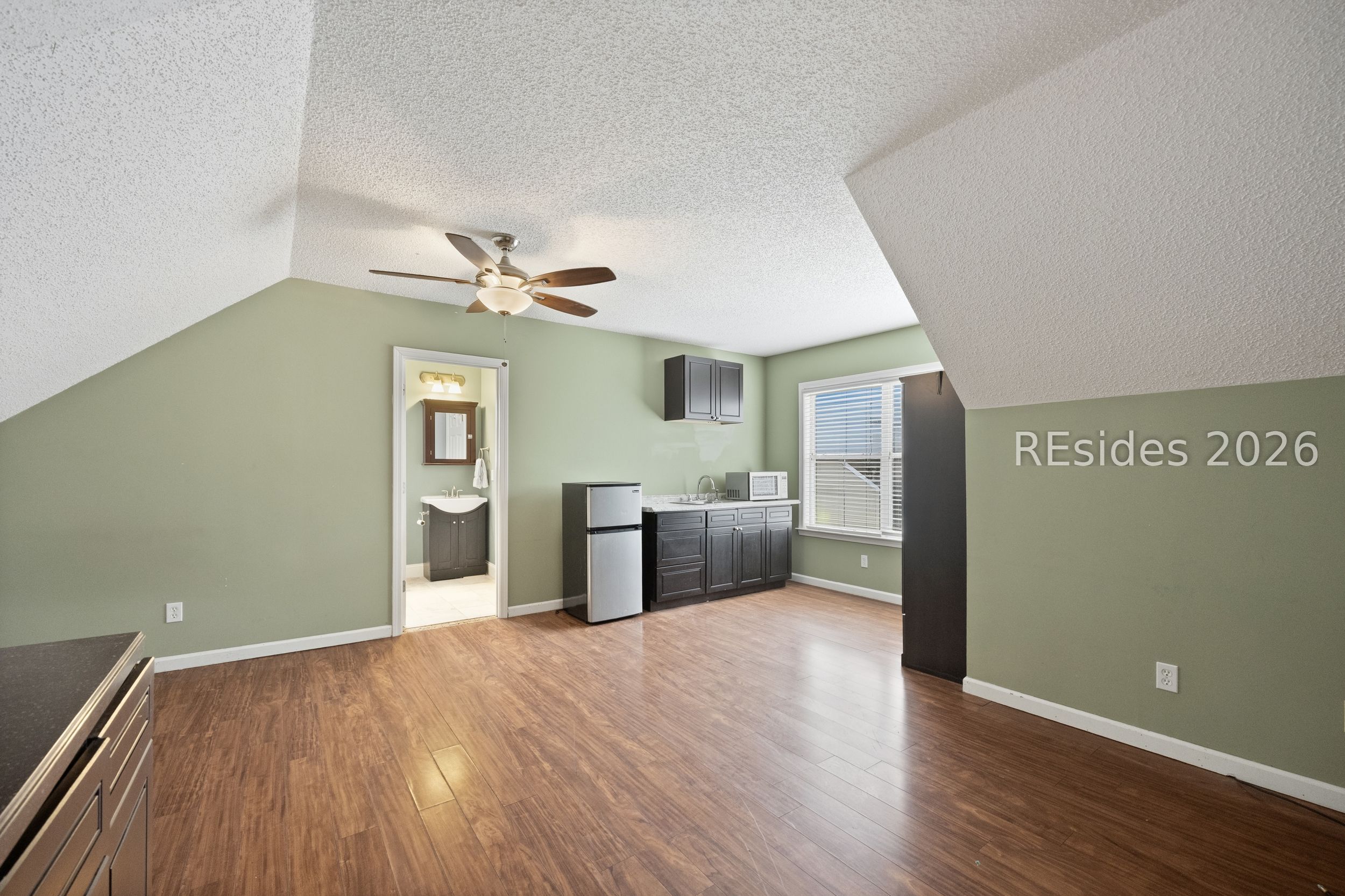 624 College Park Circle