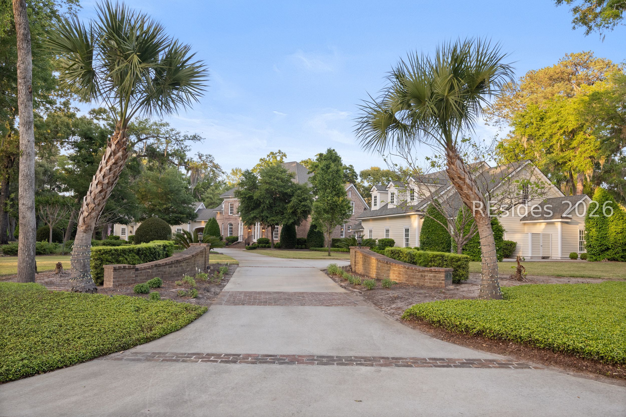 Carraway Manor