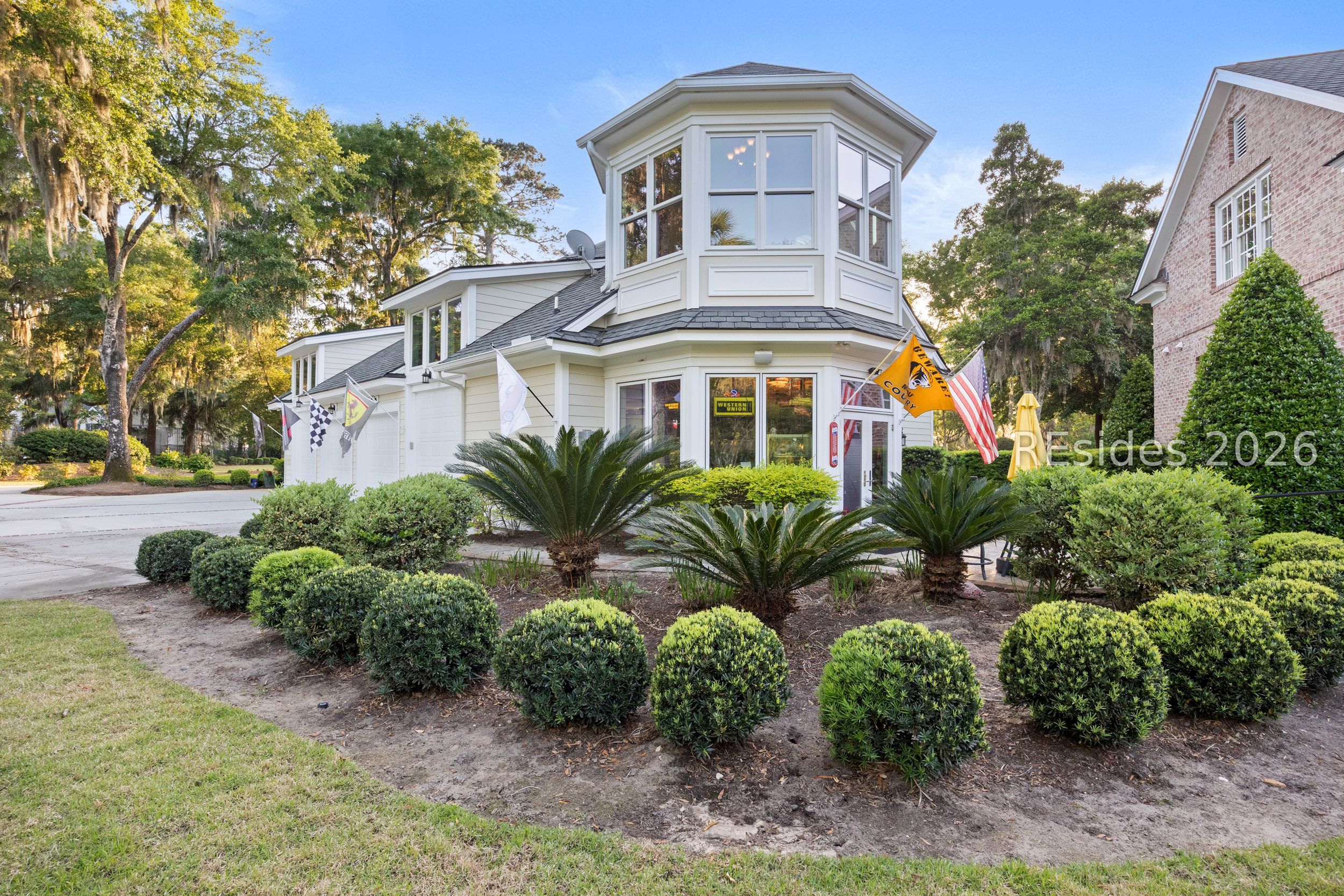 Carraway Manor