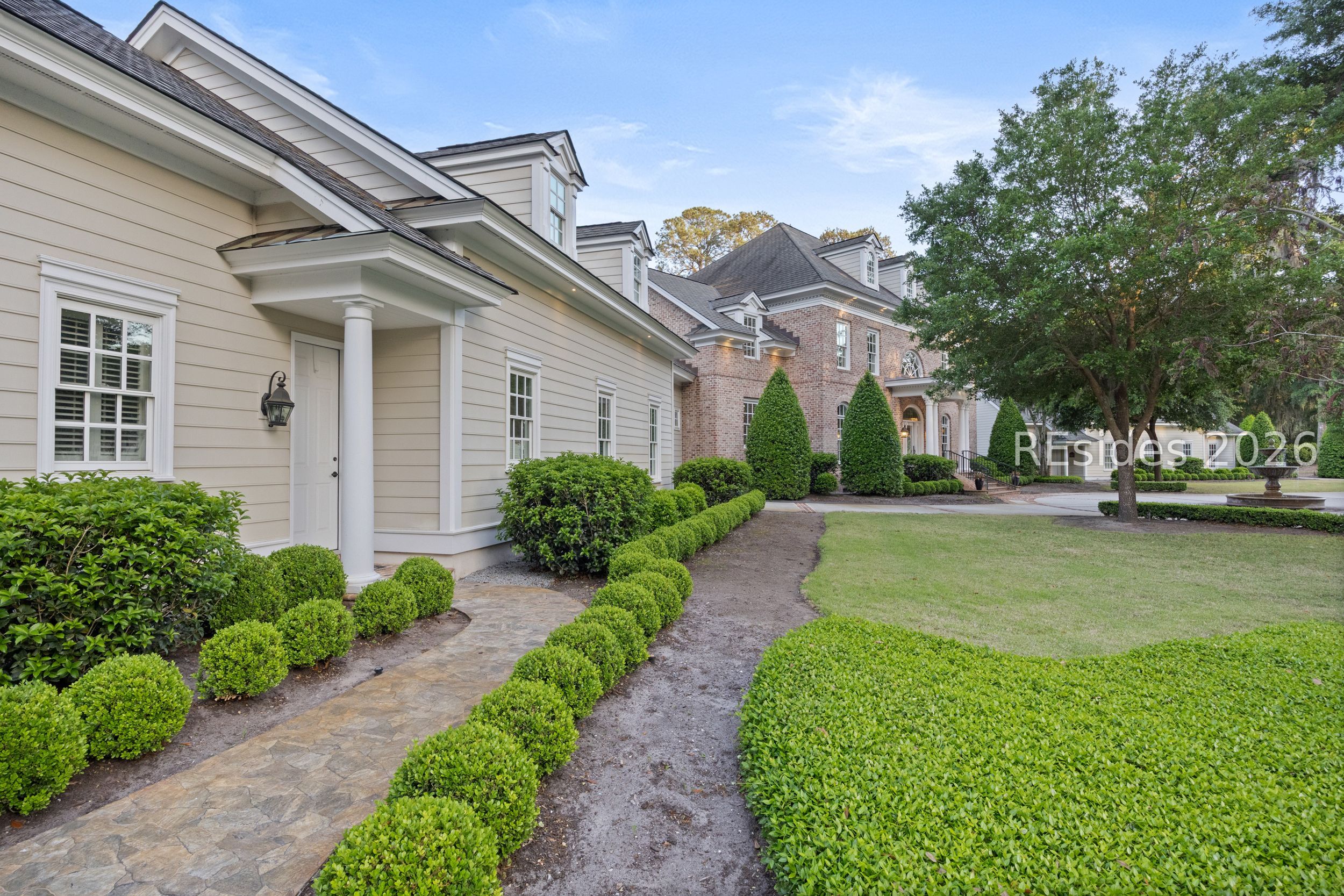 Carraway Manor