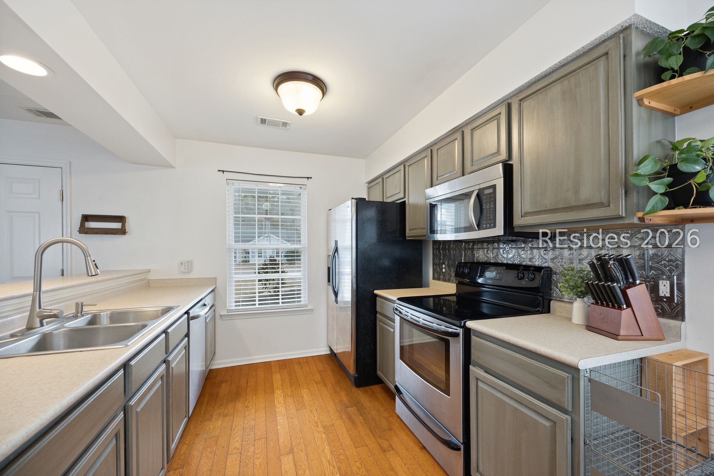 18 Royal Star Drive