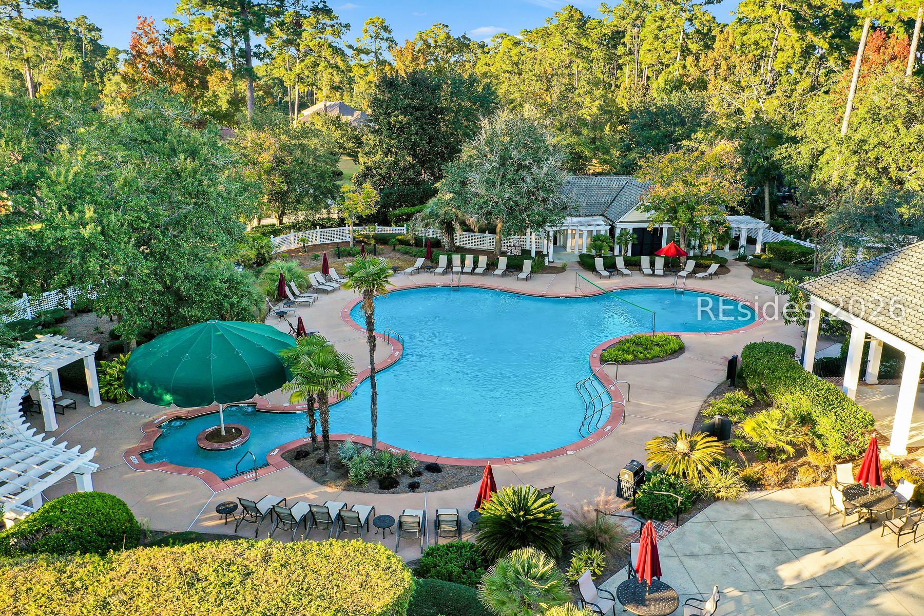 2 Woodside Circle
