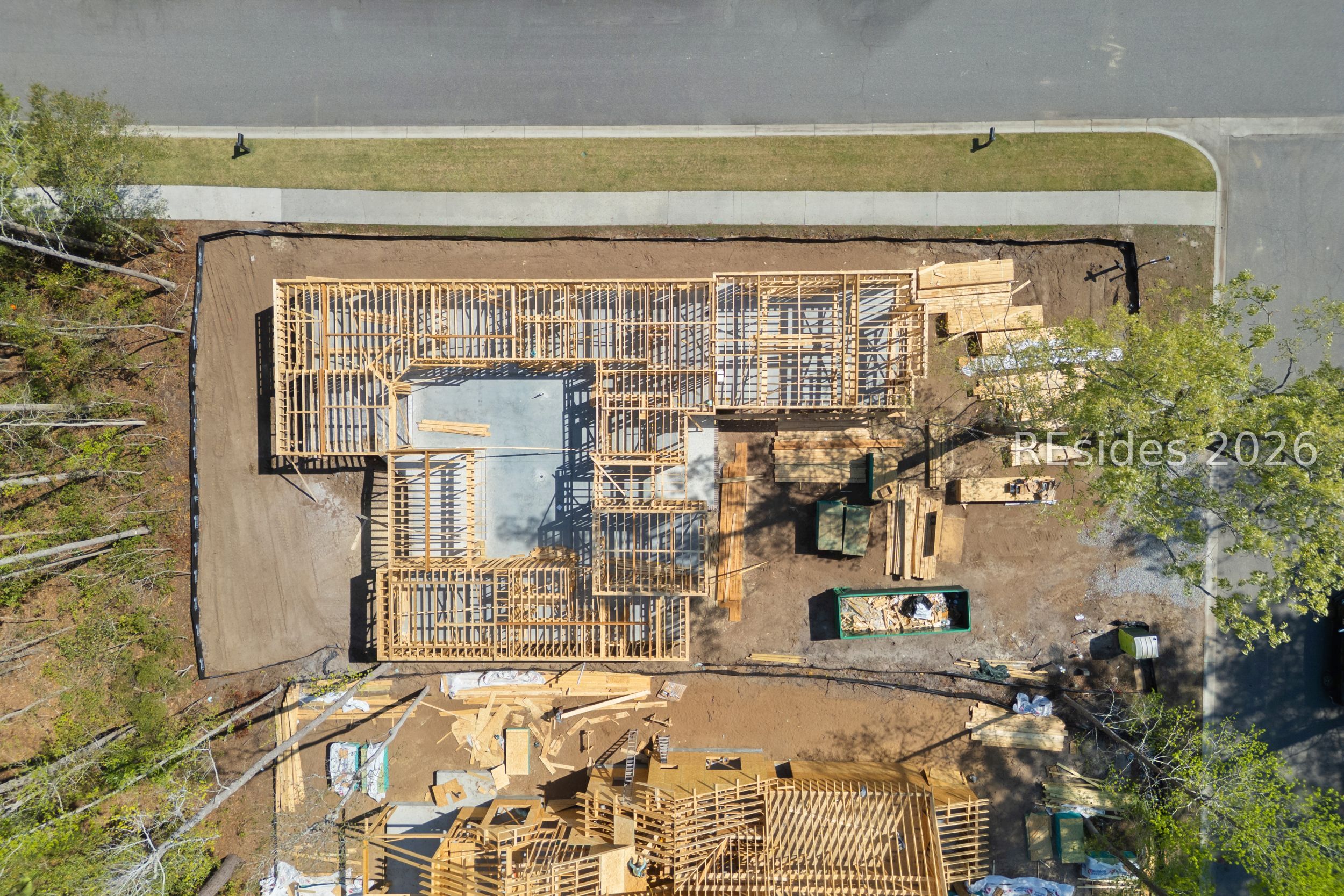2 Woodside Circle