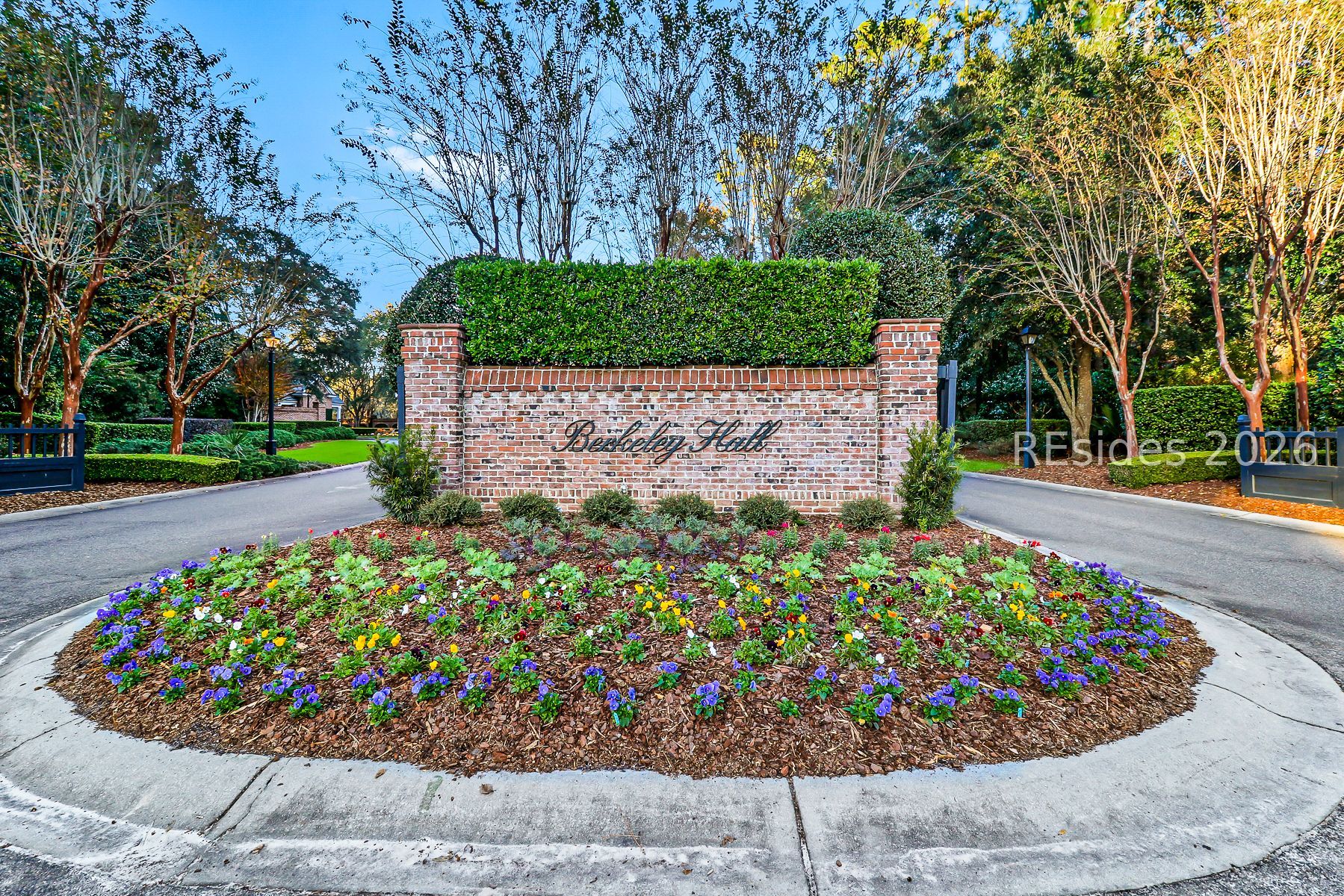 2 Woodside Circle