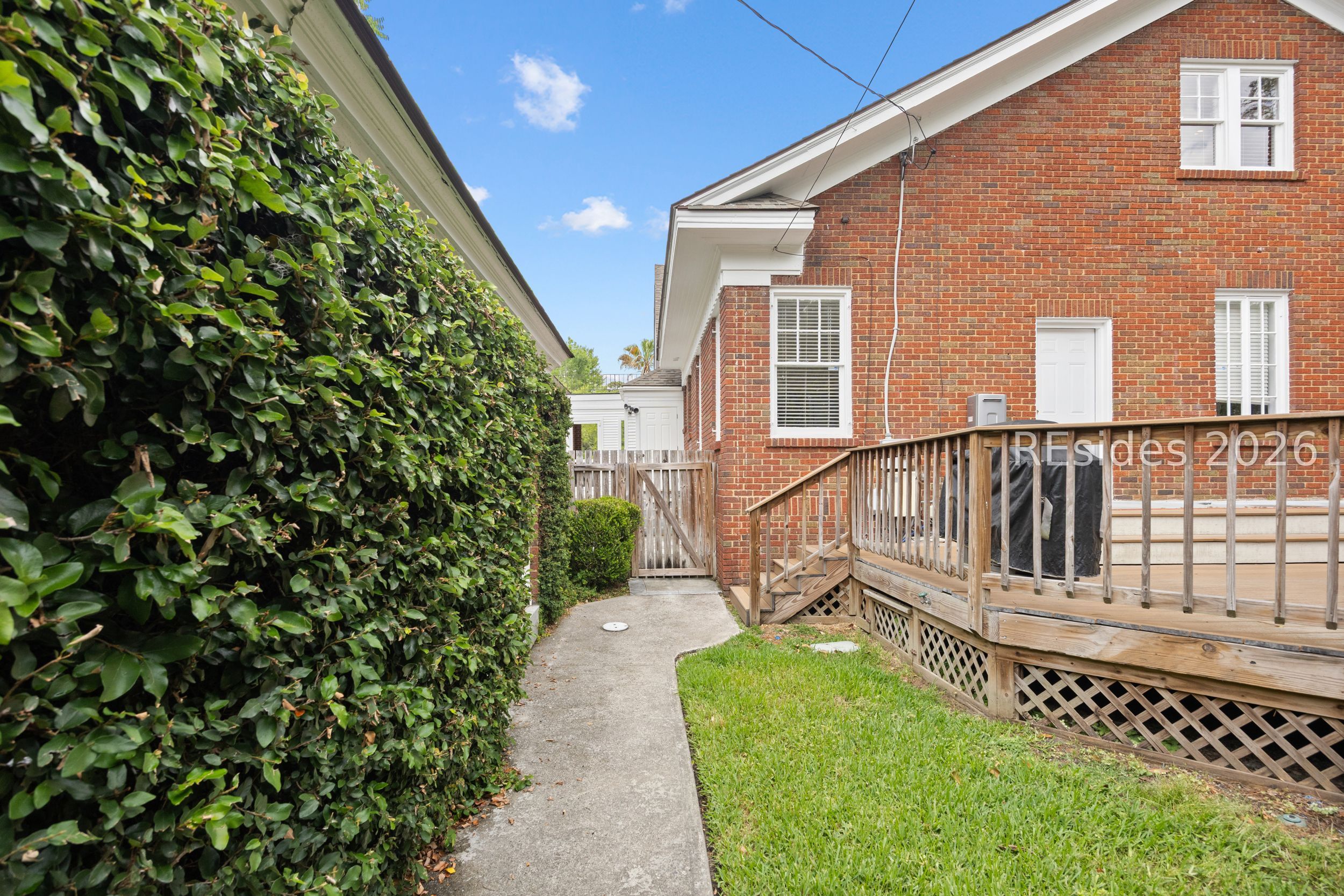 535 E 44th Street