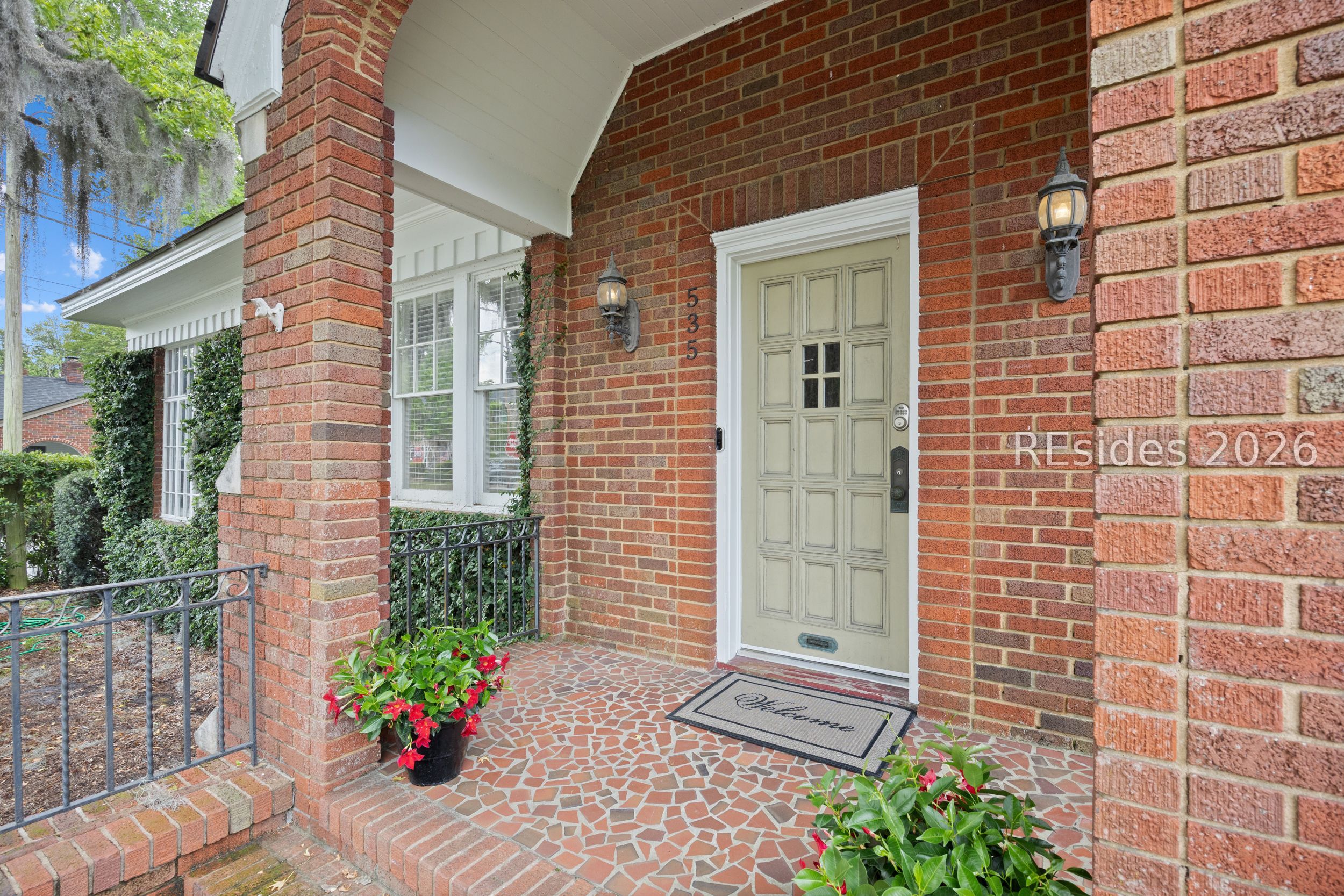 535 E 44th Street
