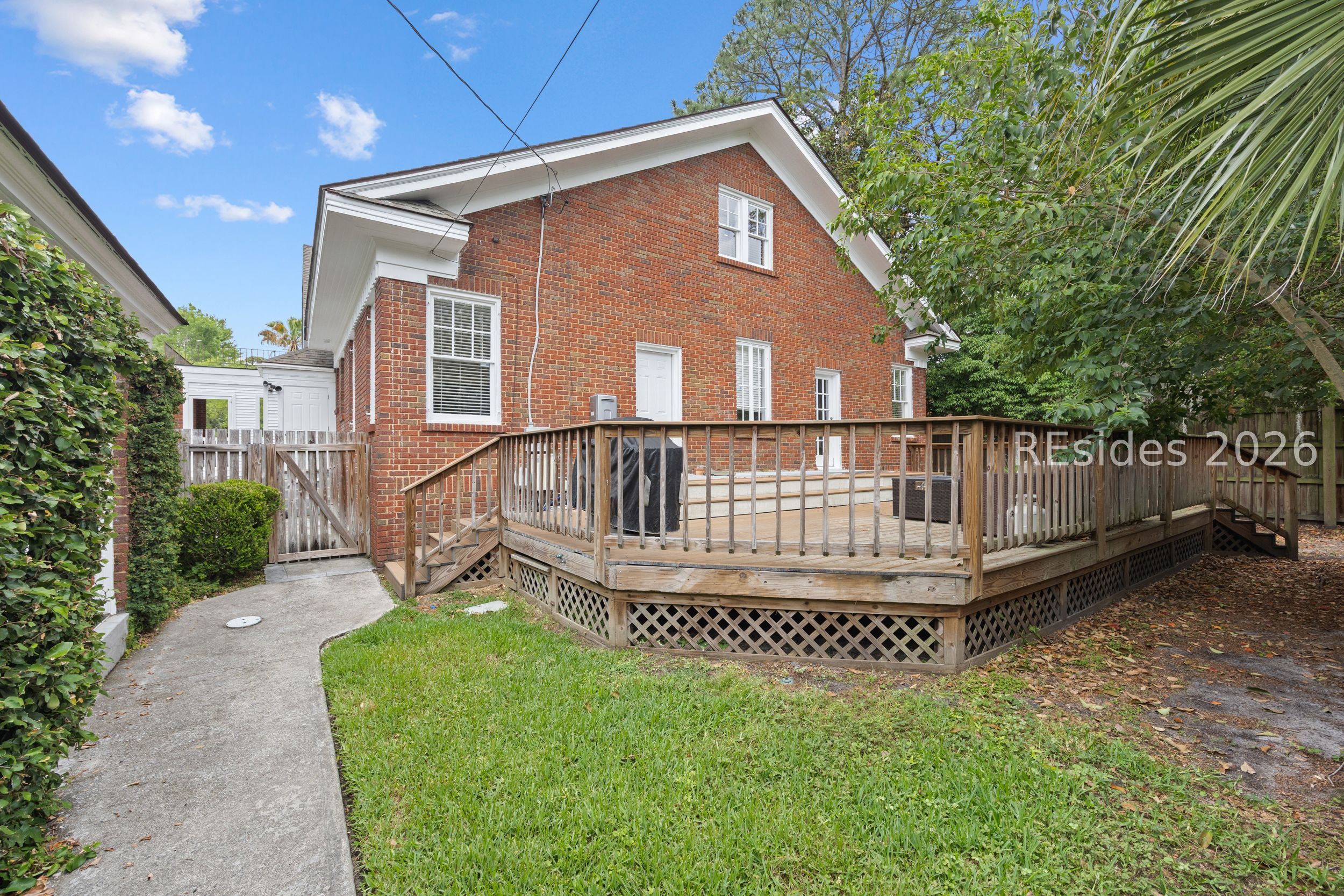 535 E 44th Street