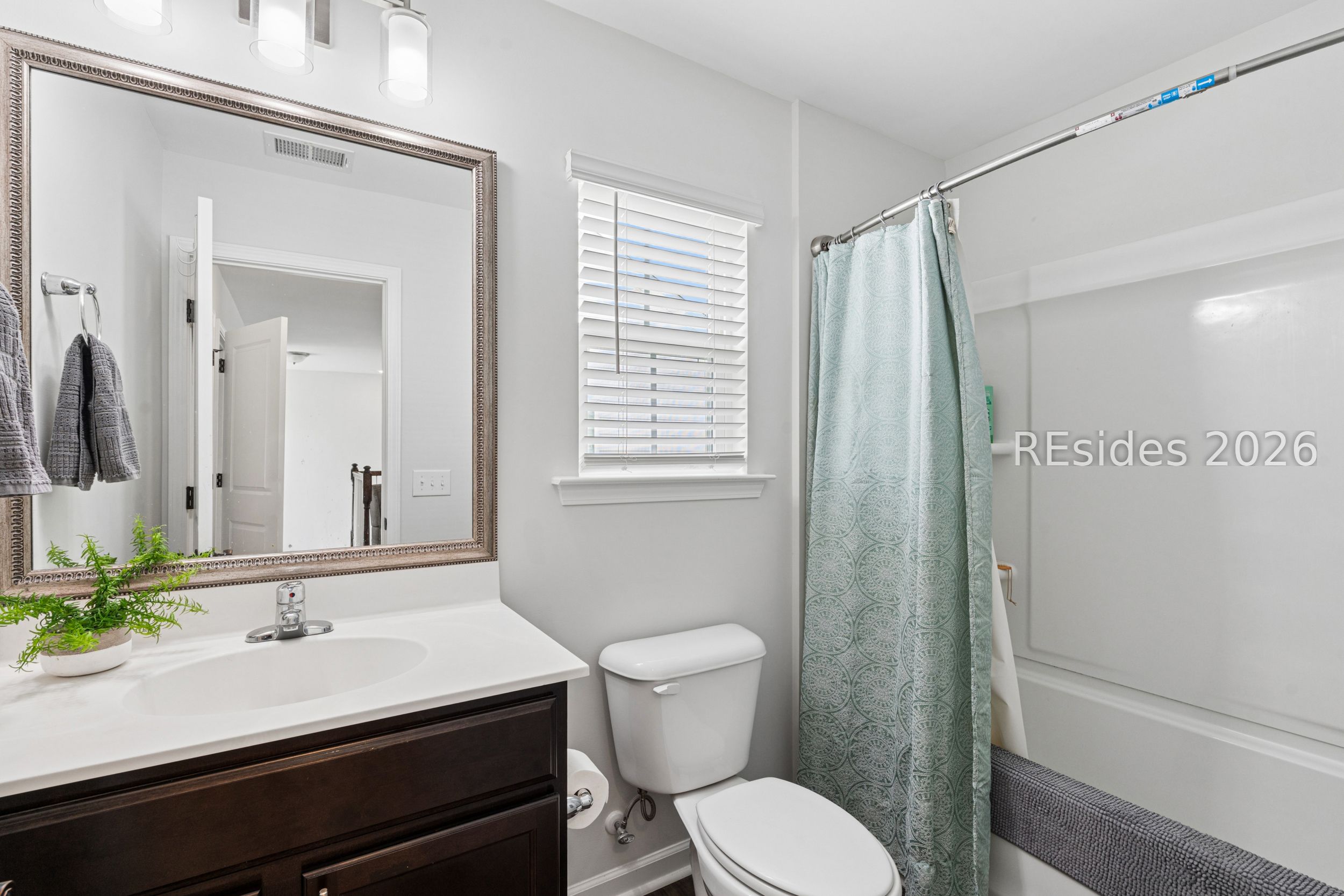6 Benton Circle