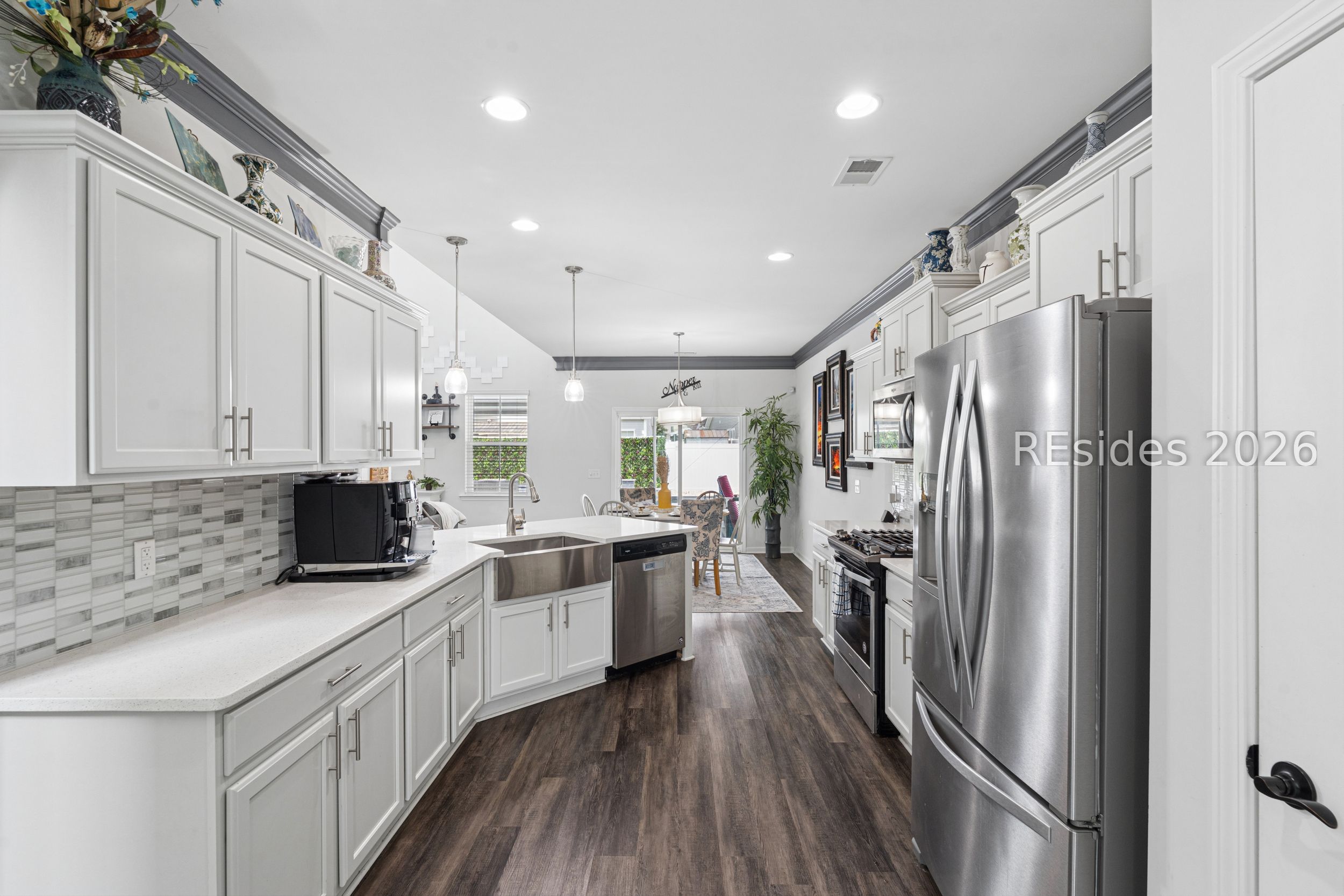 6 Benton Circle